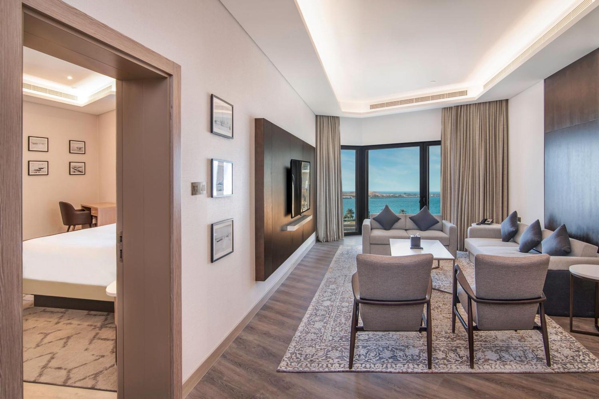 Royal Suite Club Lounge Access