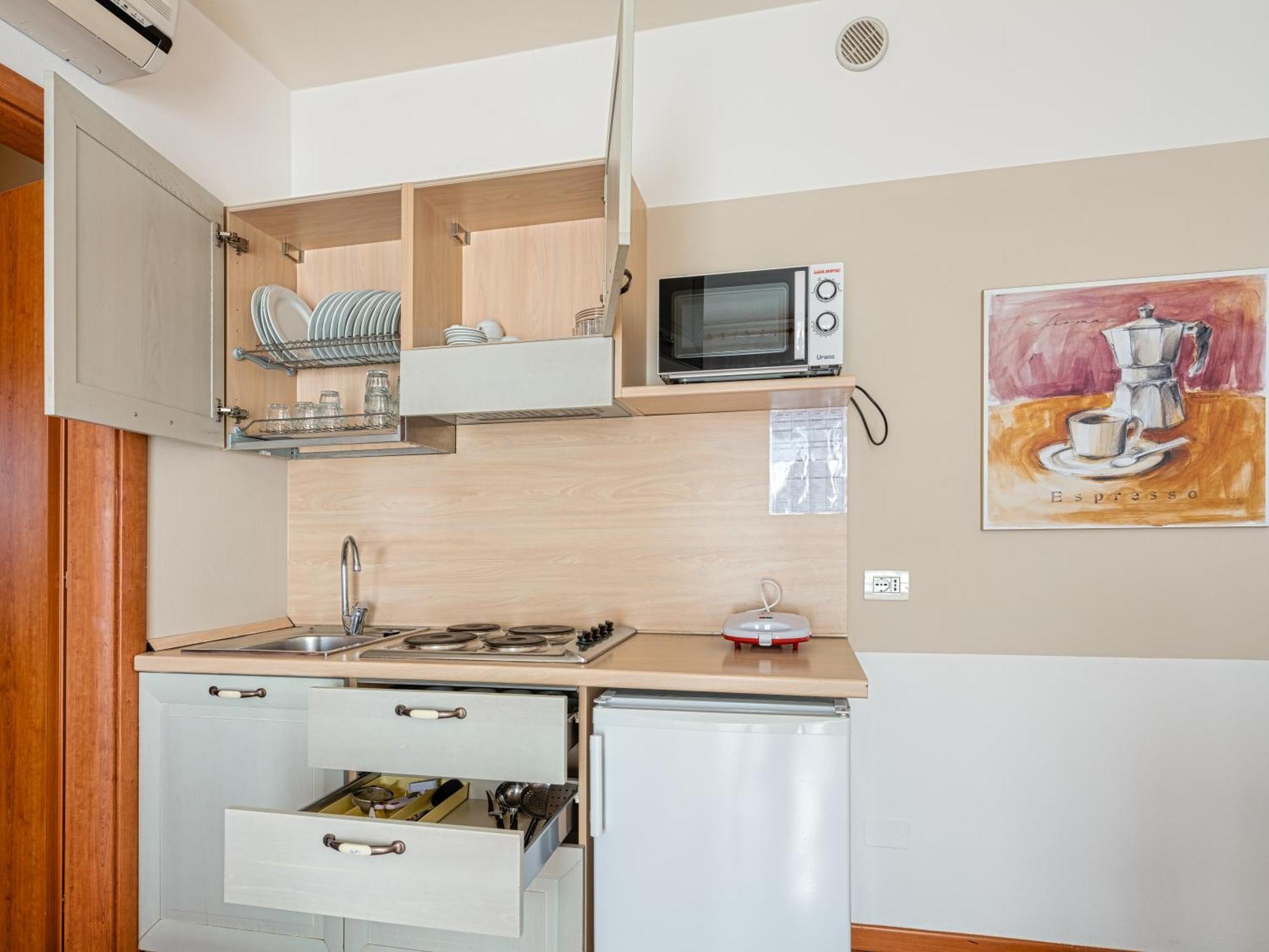Economy One-Bedroom Apartment,1437800467:JPEG