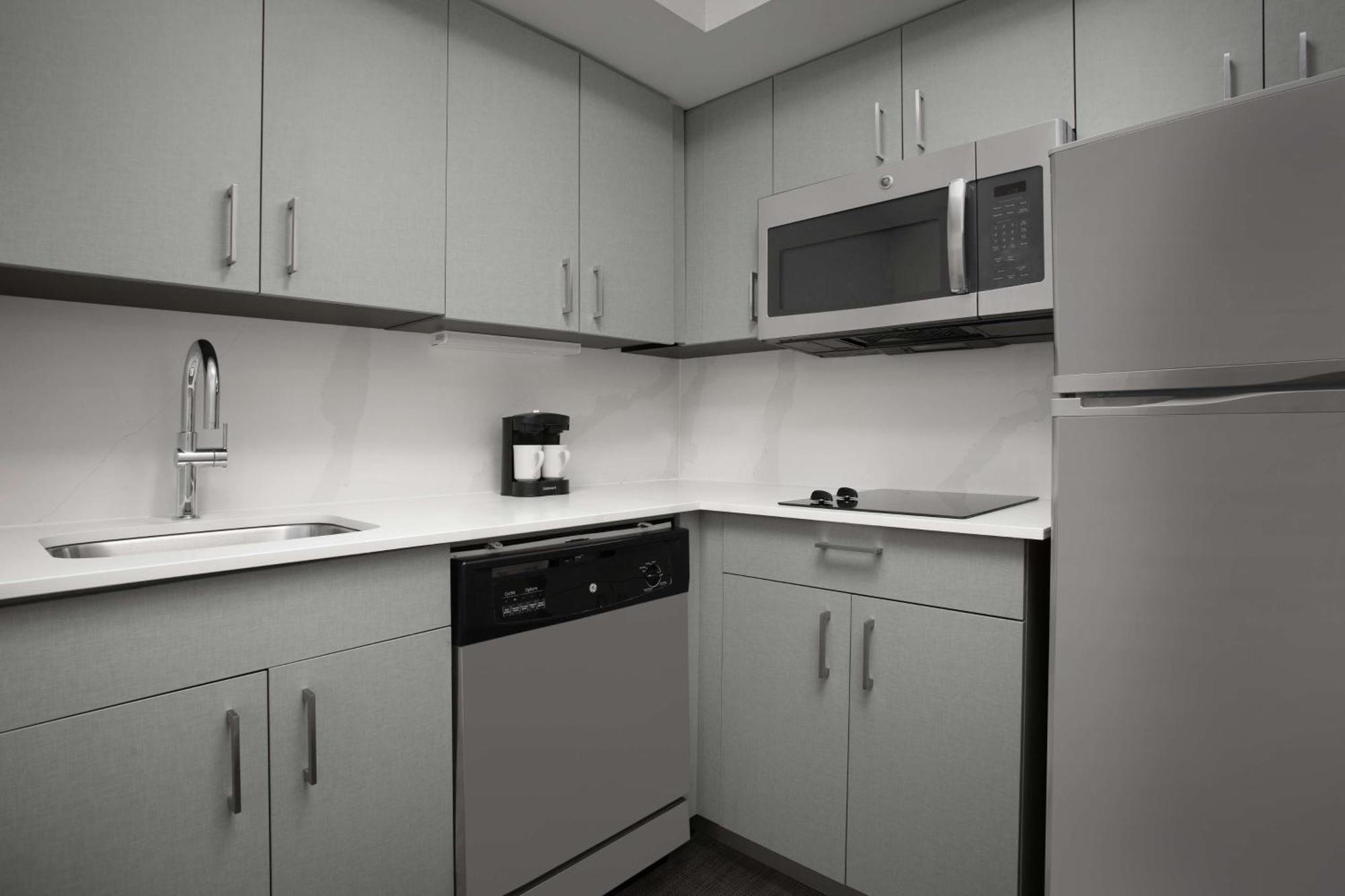 One-Bedroom Suite Two Double Beds Non-Smoking