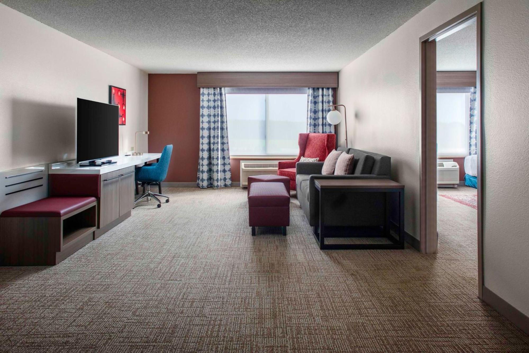 Deluxe King Suite Hearing Accessible,1622029357:JPEG