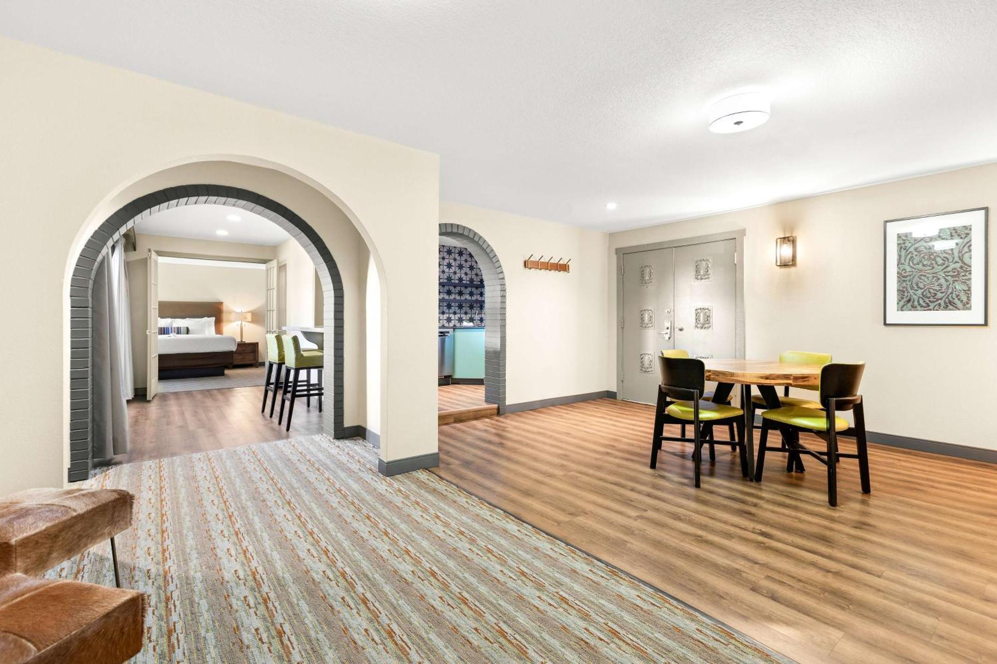 One-Bedroom King Suite Sofa Bed Balcony