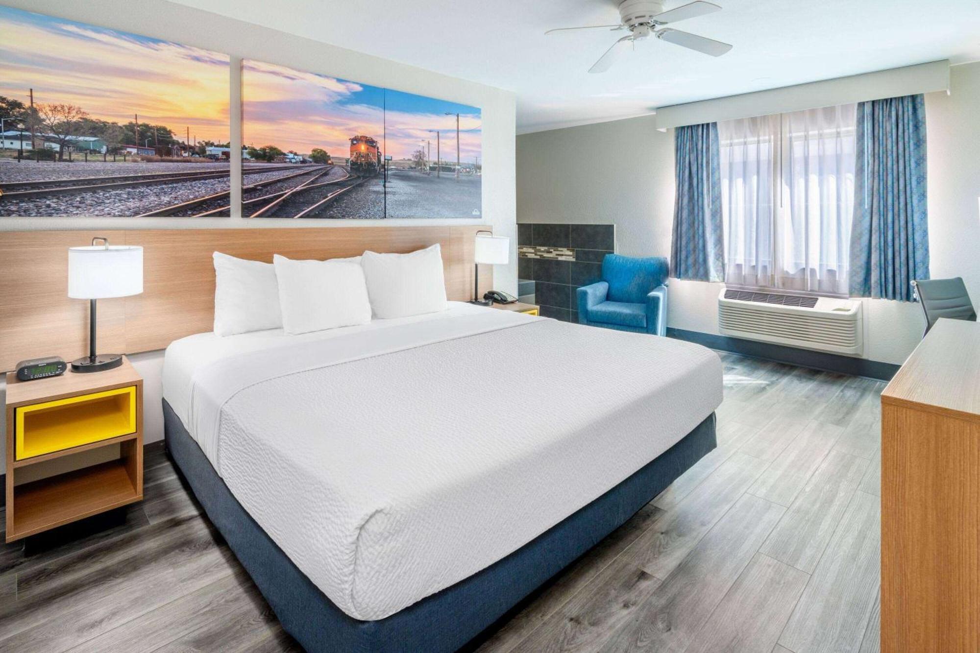 Deluxe King Suite