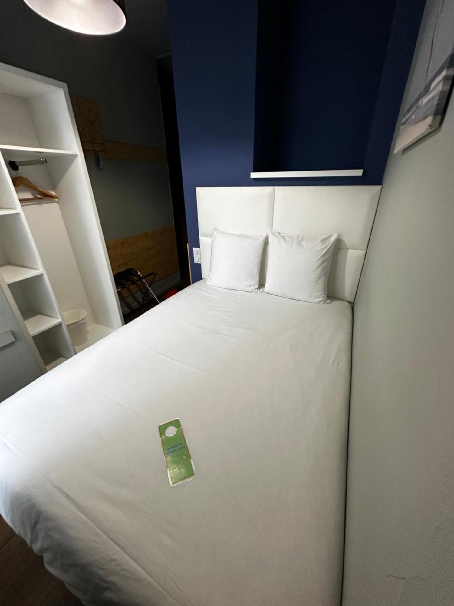 Pop Single Room One Large Single Bed,1676772387:JPEG