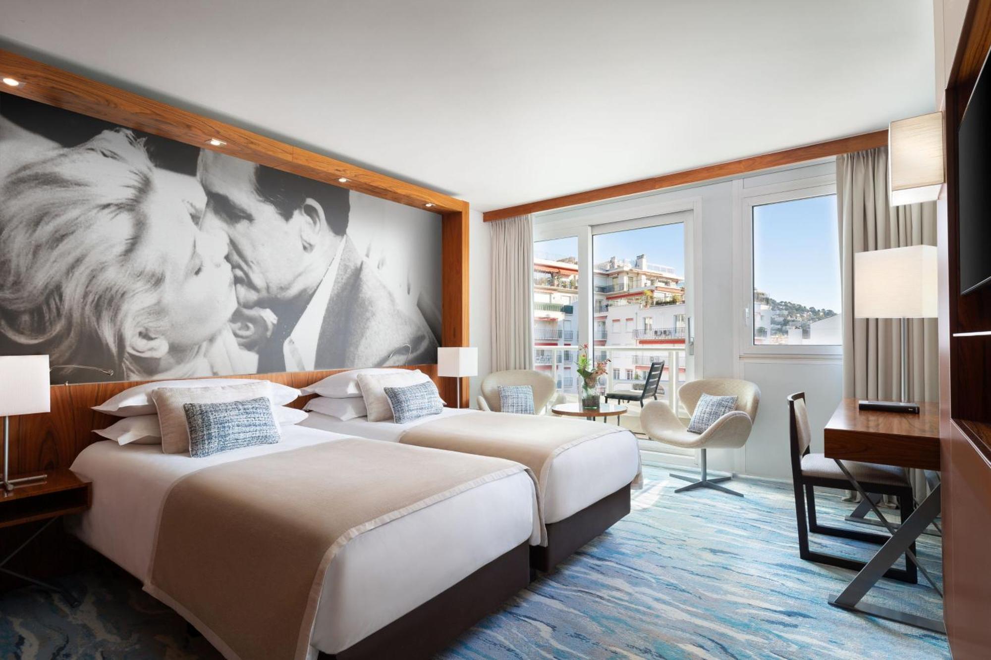 Deluxe Twin Room City View