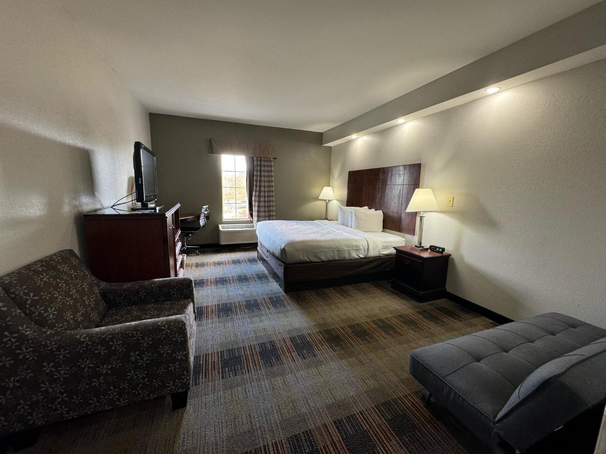 King Room Accessible or Non-Smoking