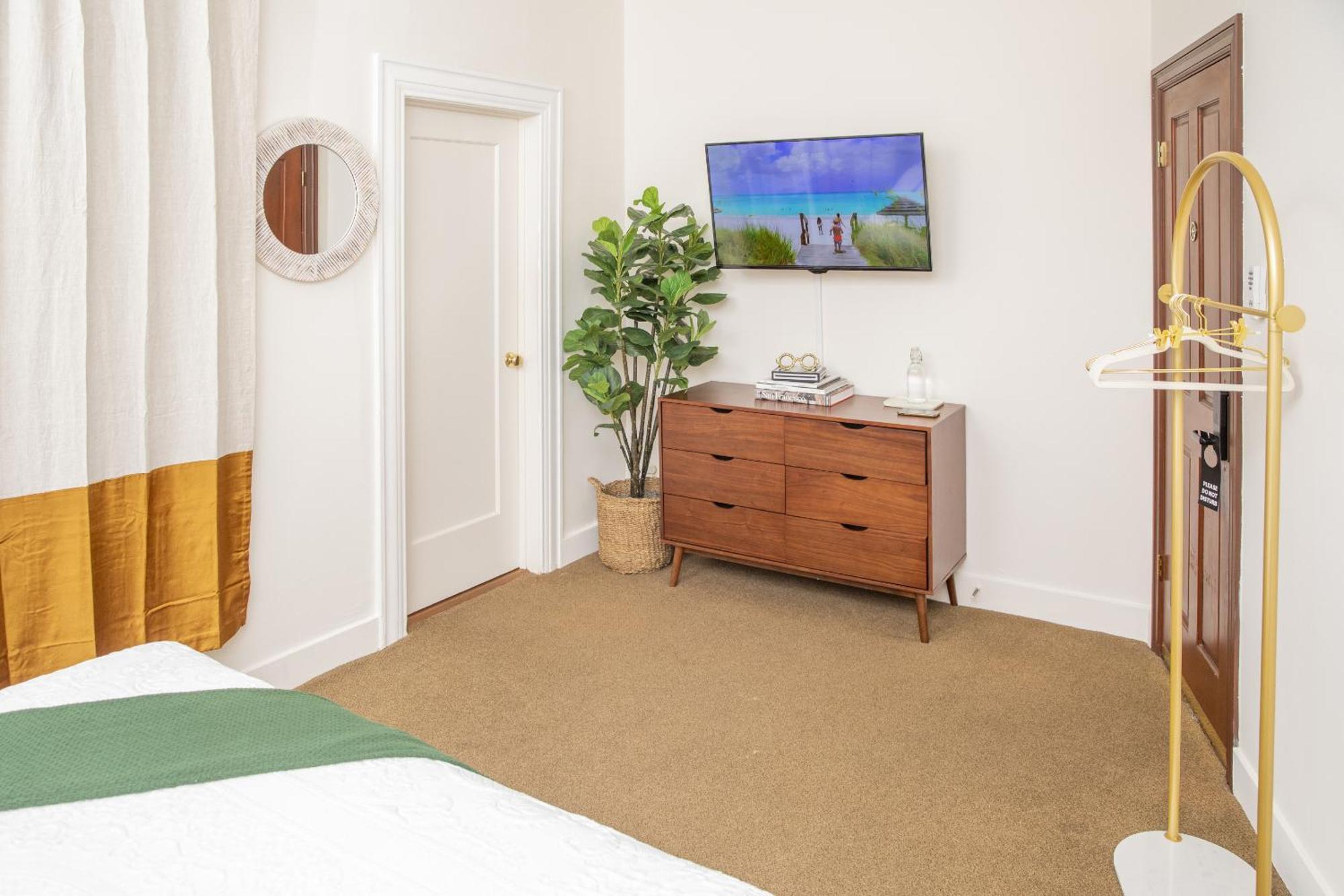 Standard King Room