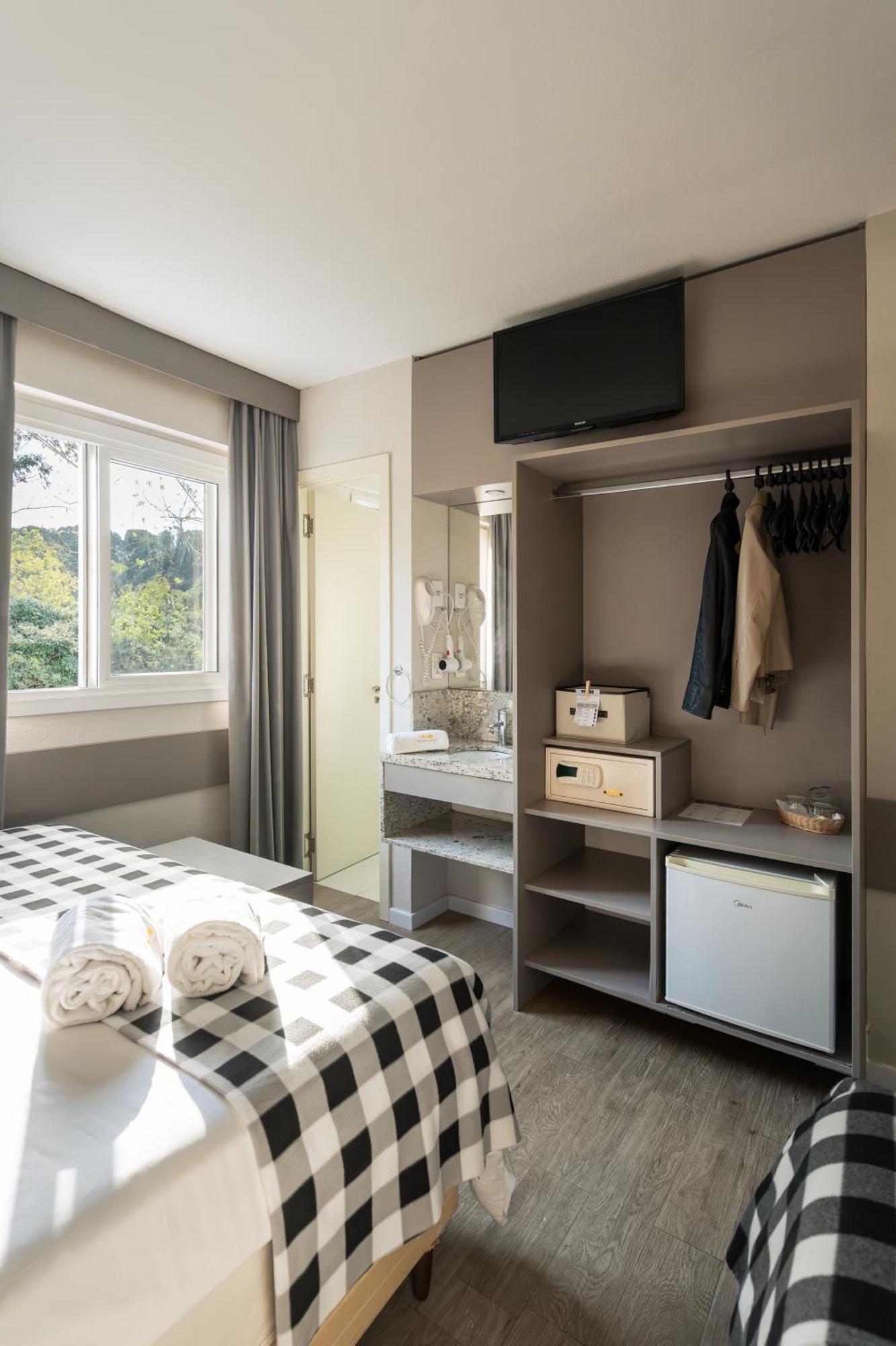 Luxury Triple Room