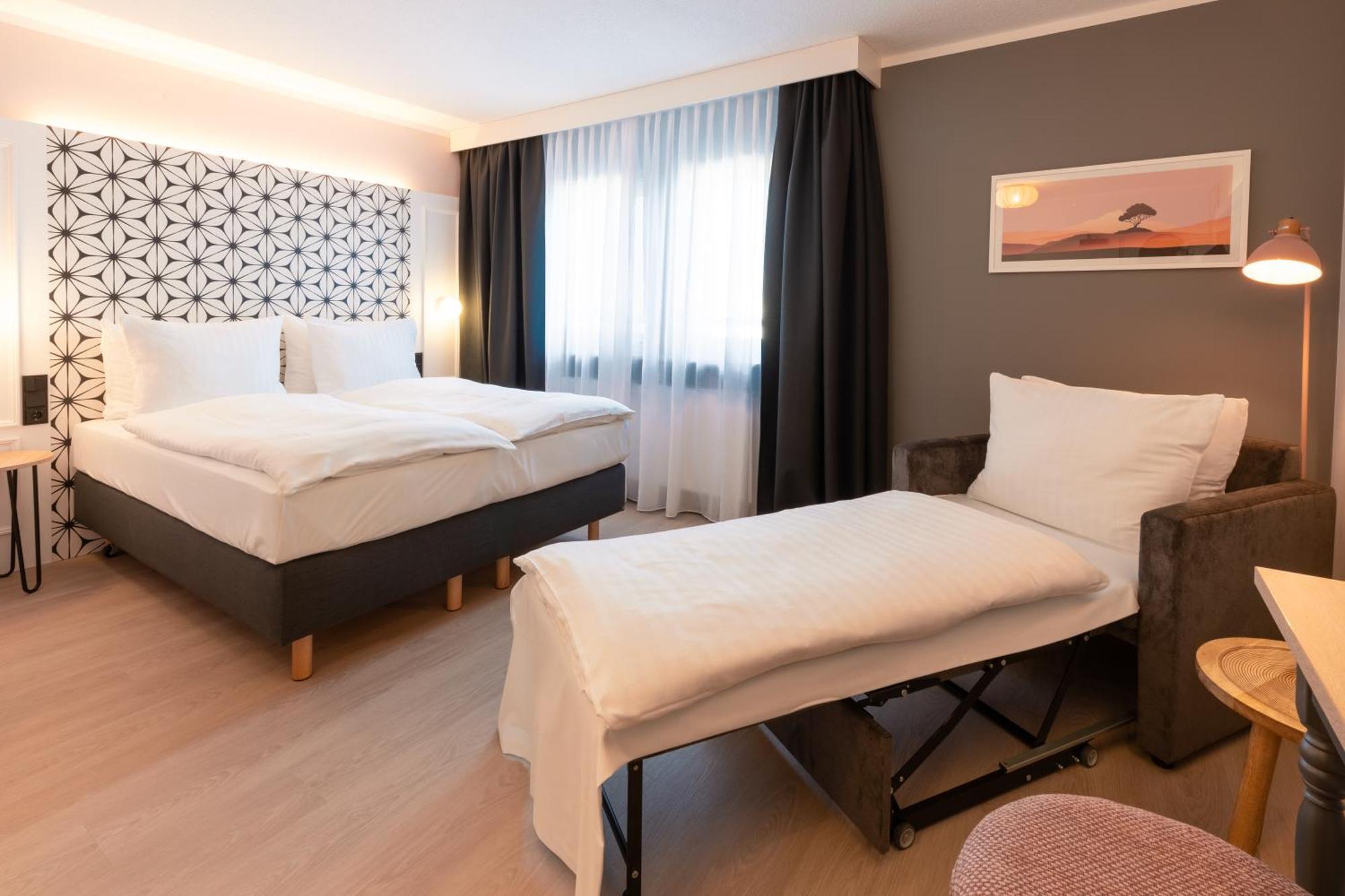 Standard Queen Room Up to Three Adults