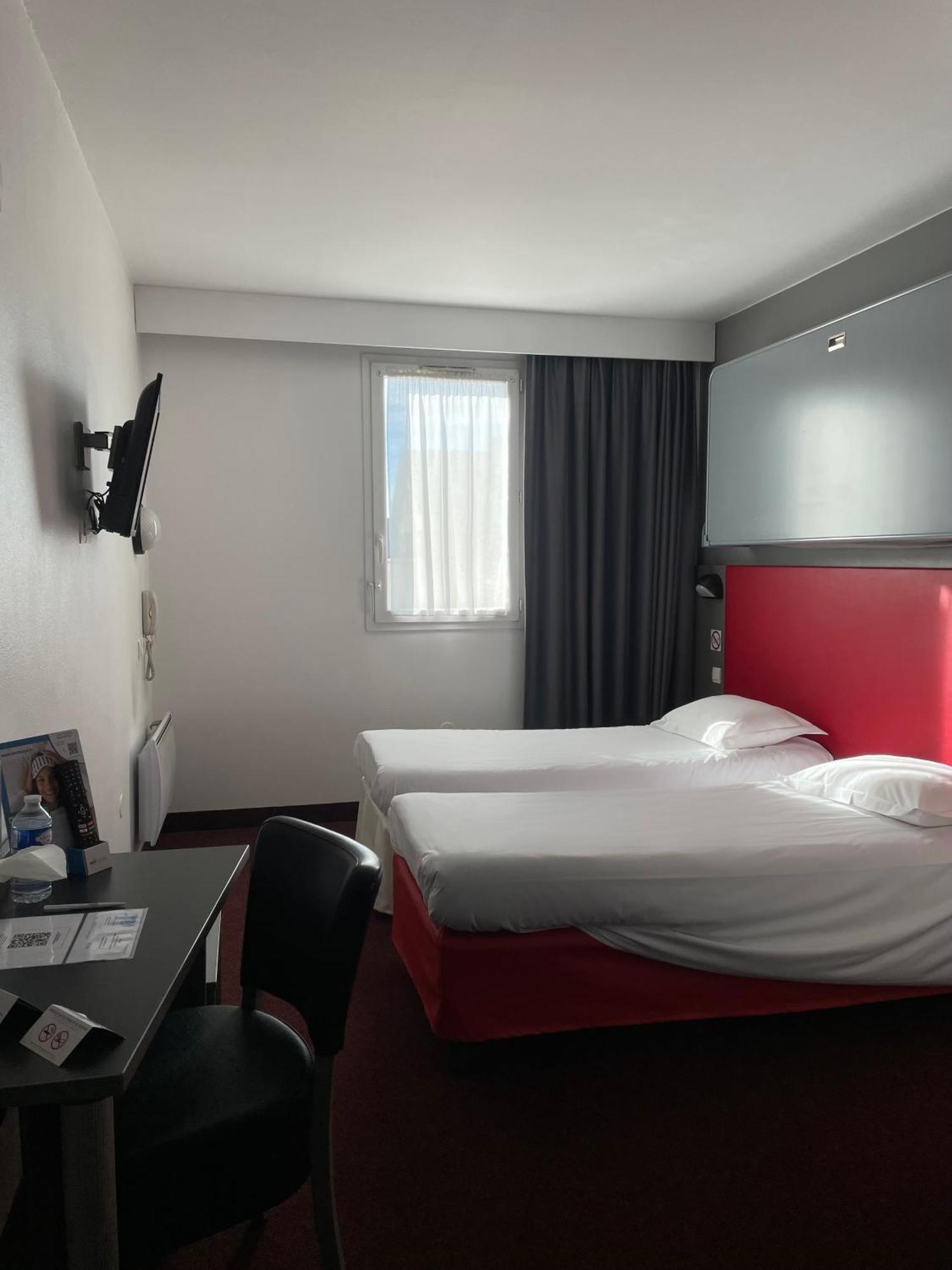 Twin Room,1623644627:JPEG