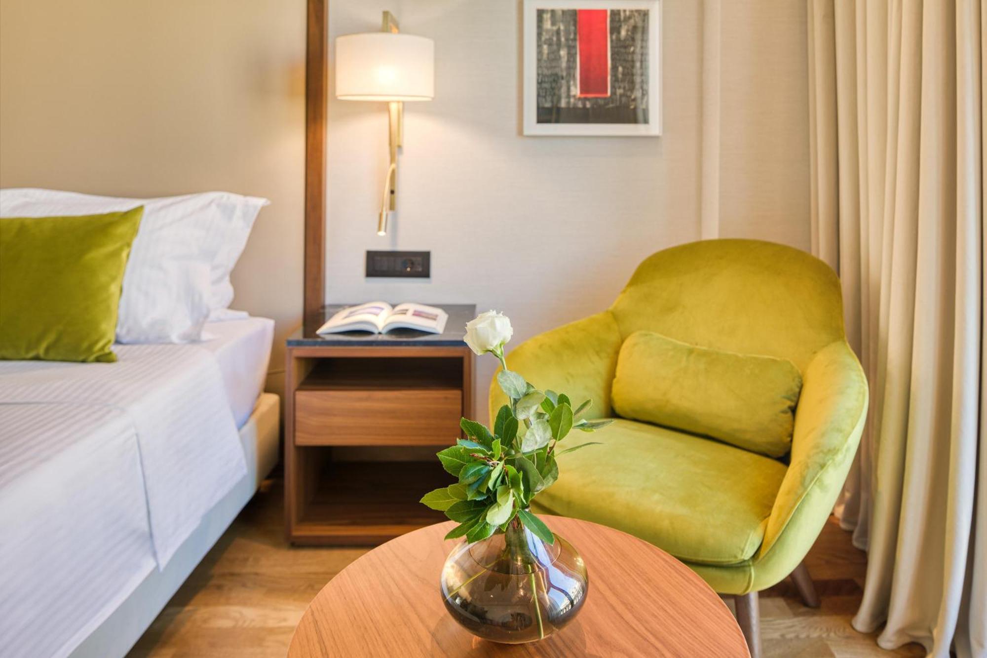 Premium Double or Twin Room Side Sea View
