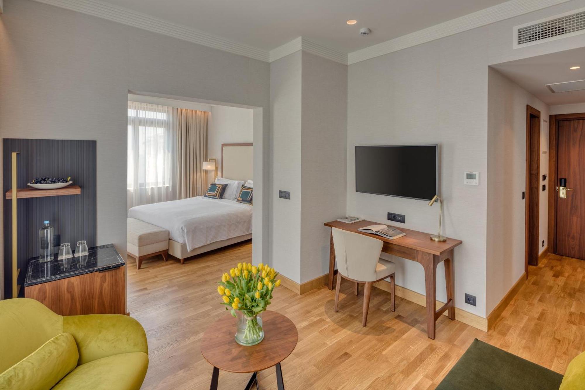 Junior Suite,1623645594:JPEG