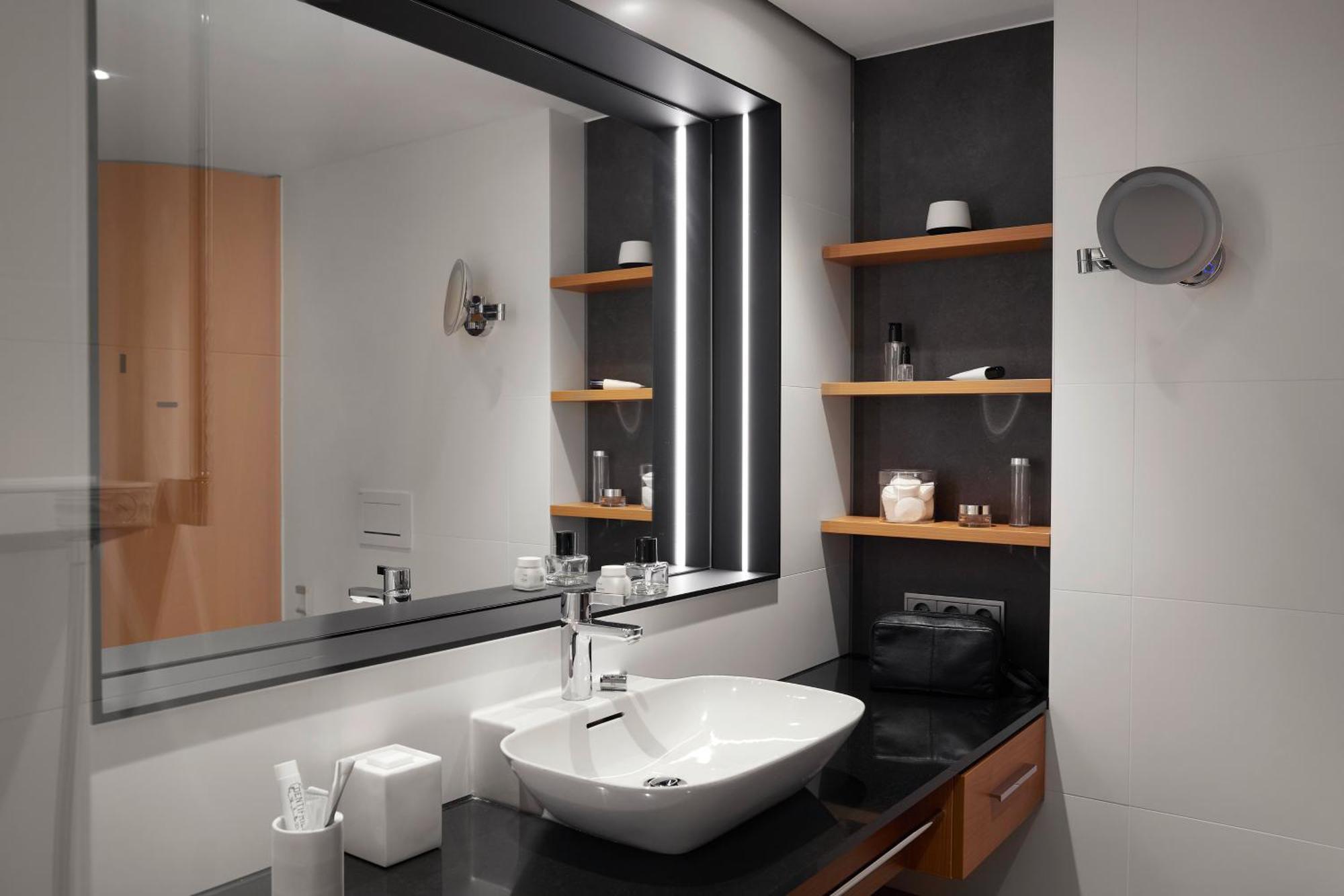 Executive King Studio Kitchenette