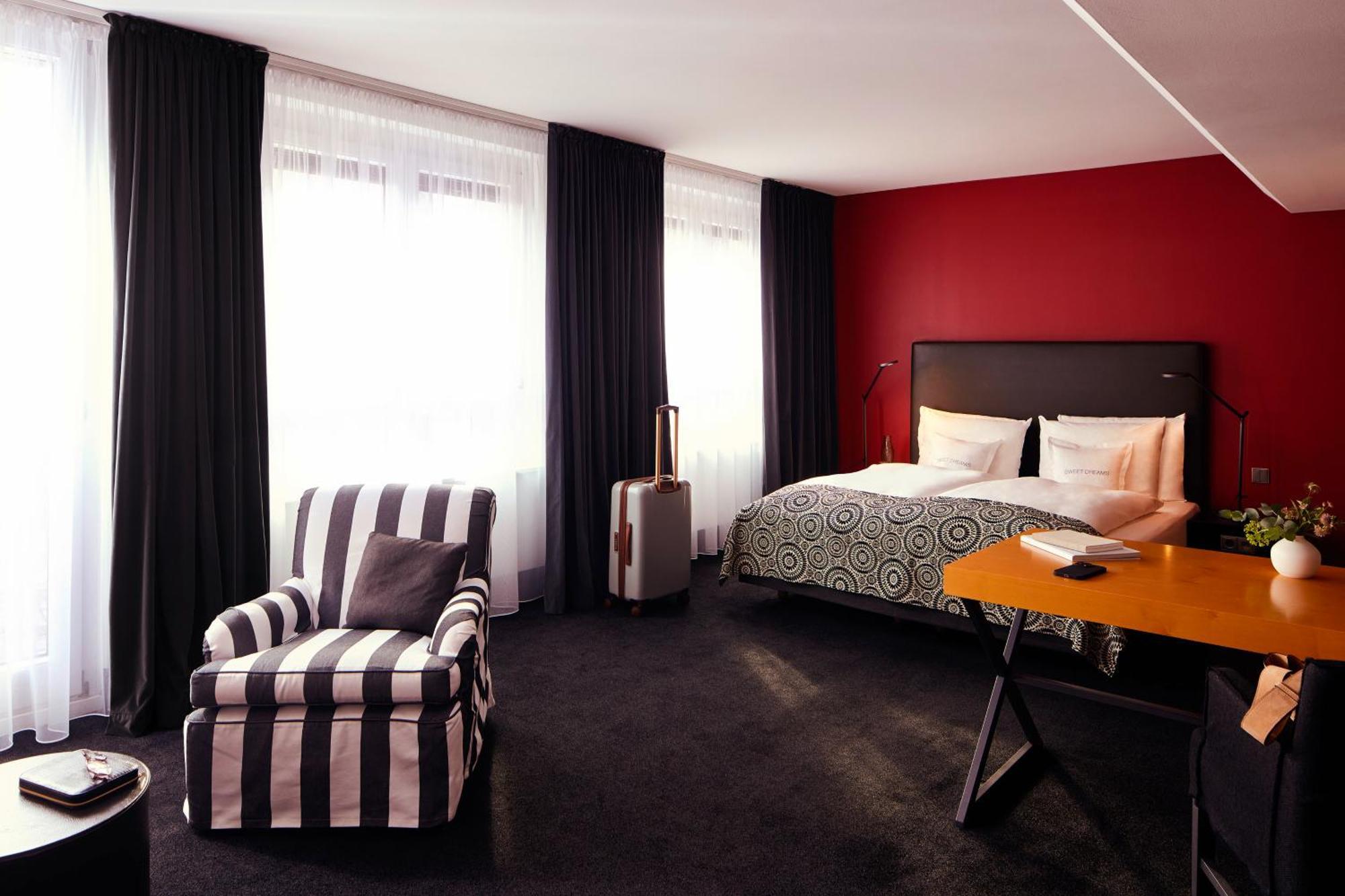 Junior King Suite Kitchenette