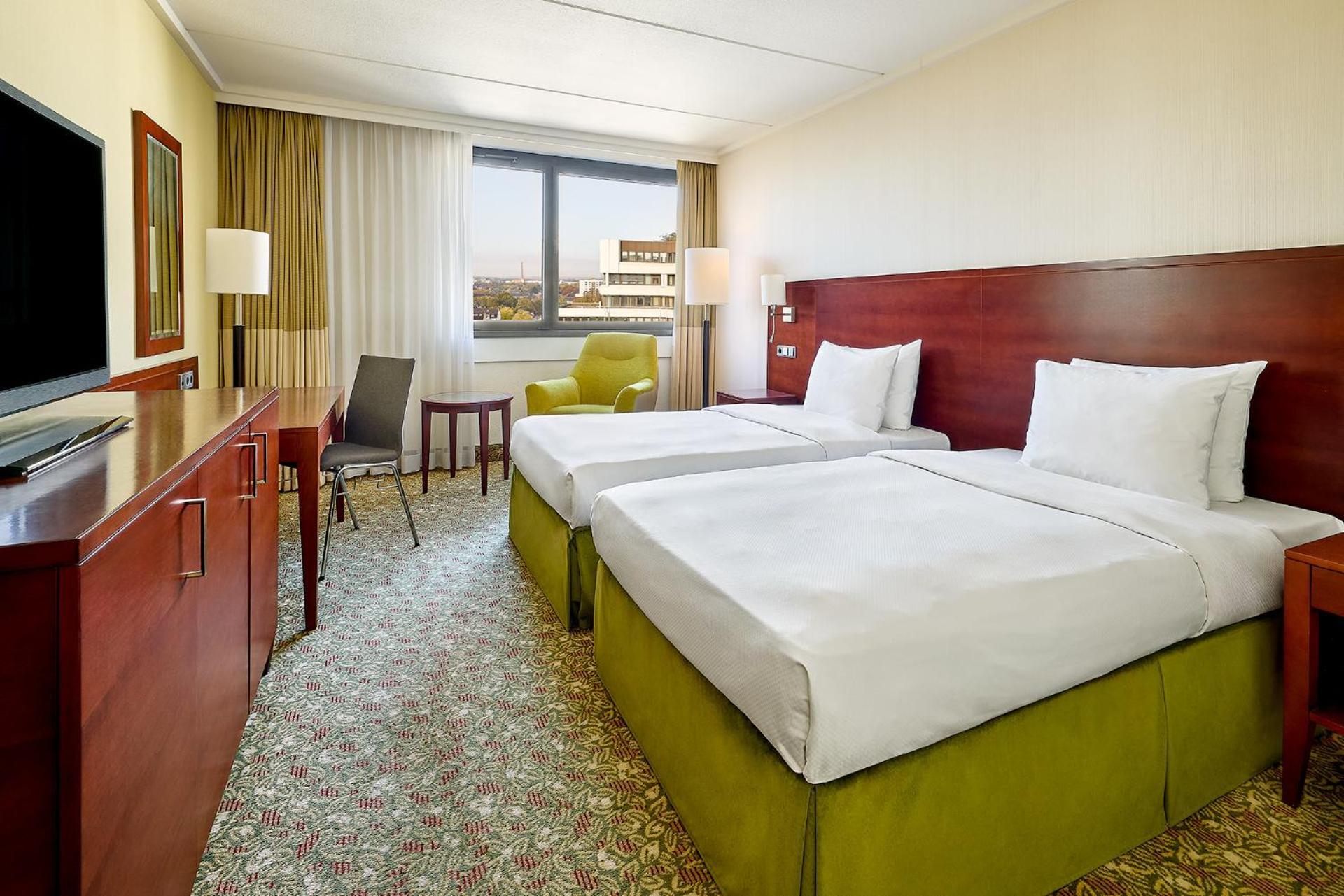 Larger Guest room 2 Twin or Single Beds High floor,1643141804:JPEG
