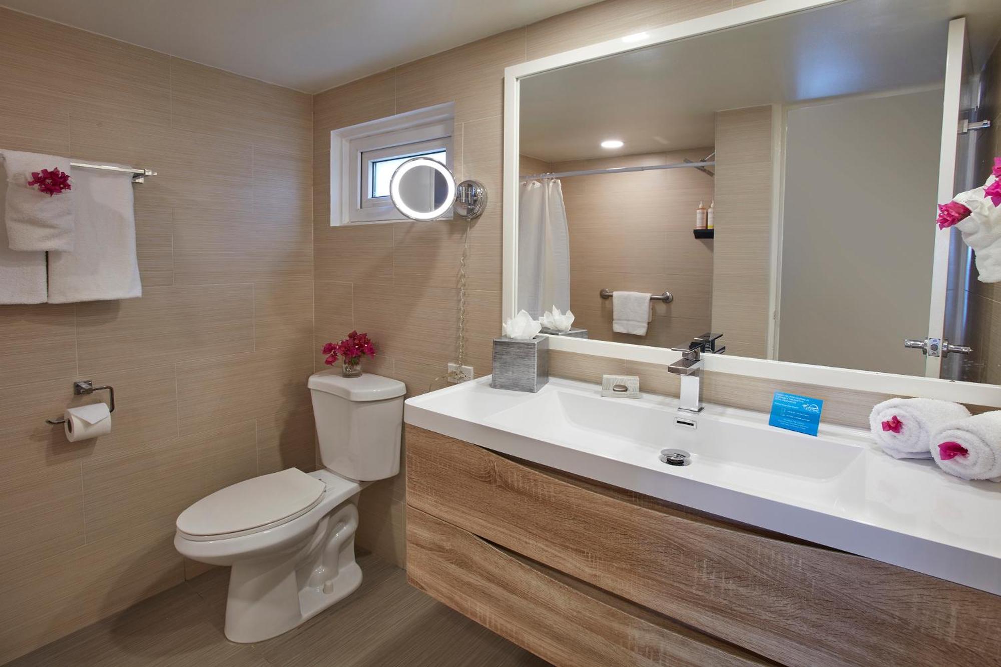 Deluxe Ocean Front Guest Room