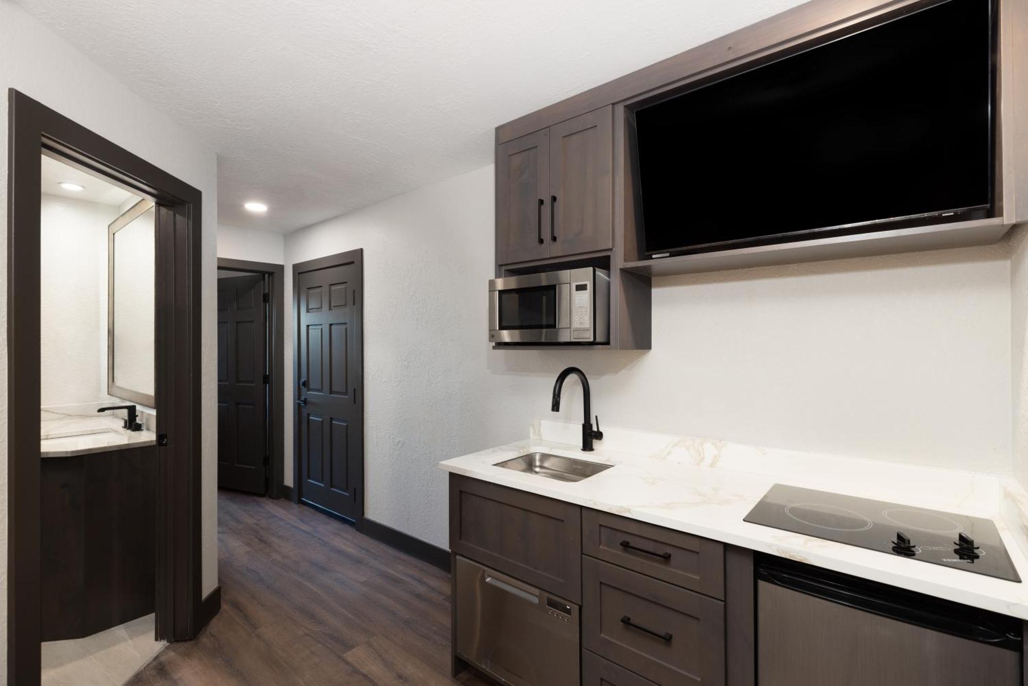 Signature Suite