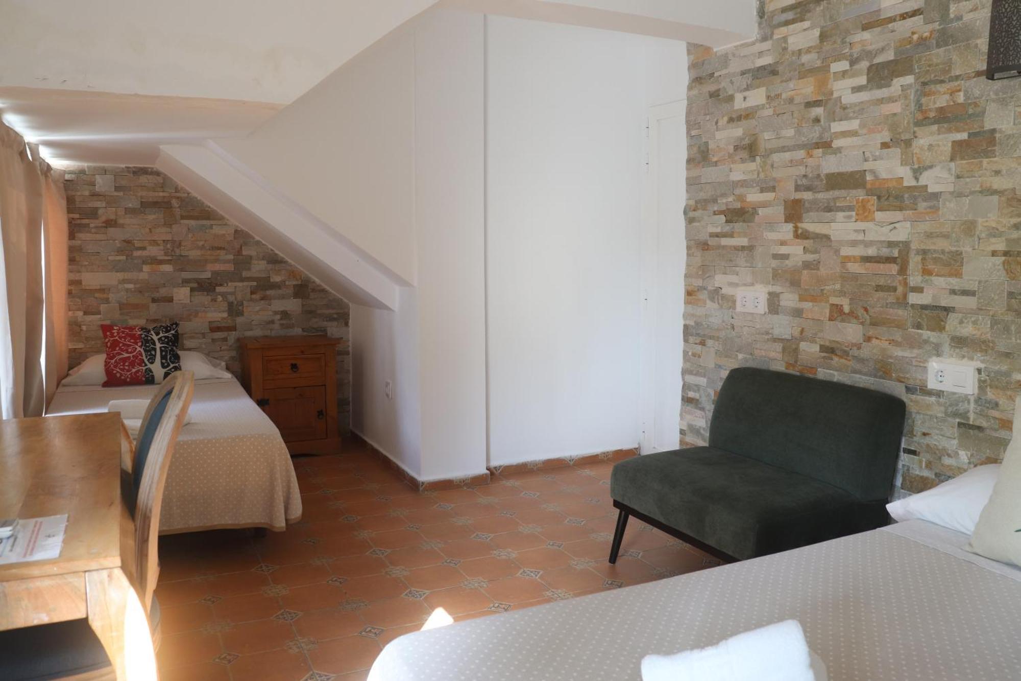 Classic Triple Room,1623658984:JPEG