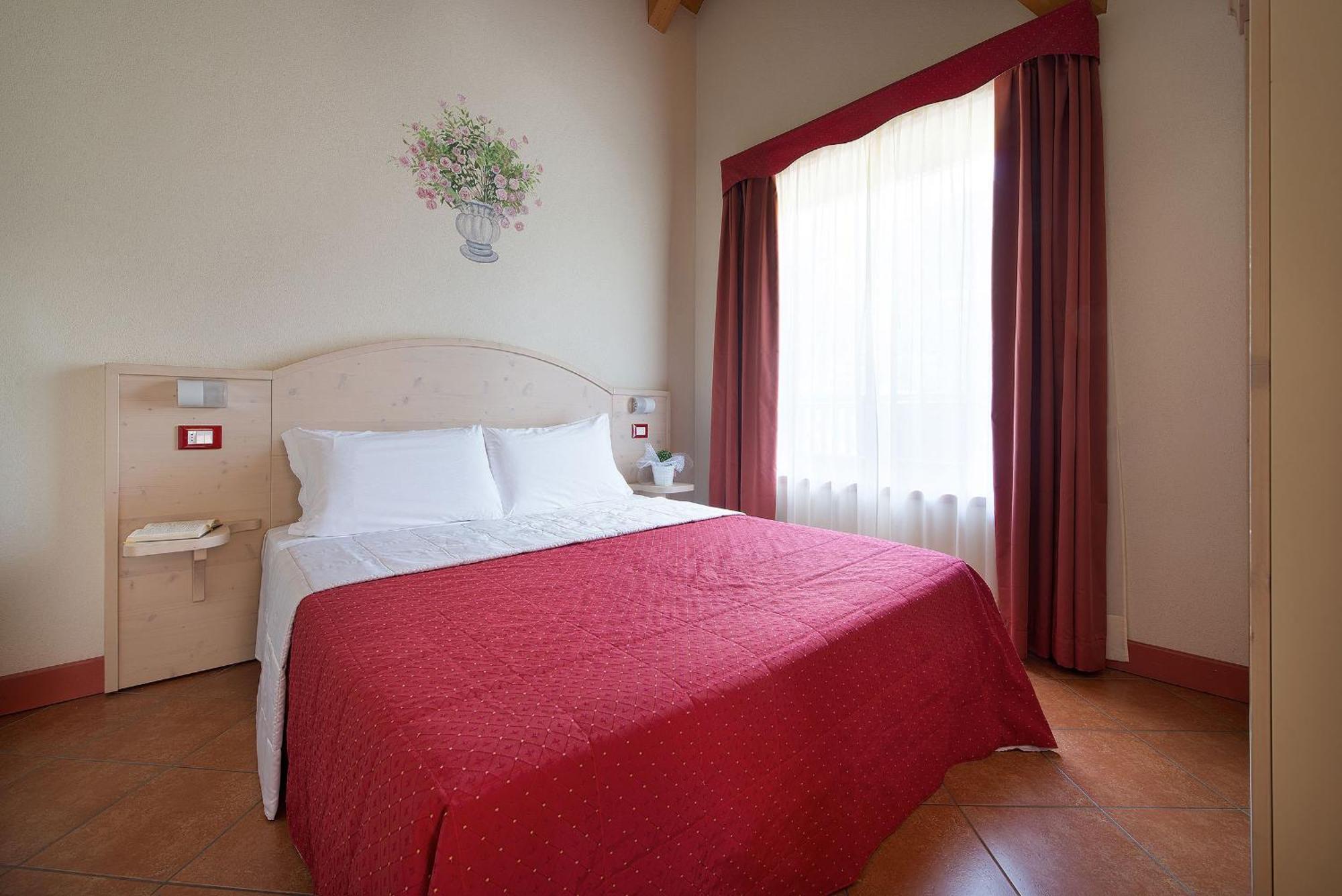 Two-Bedroom Apartment,1698011372:JPEG