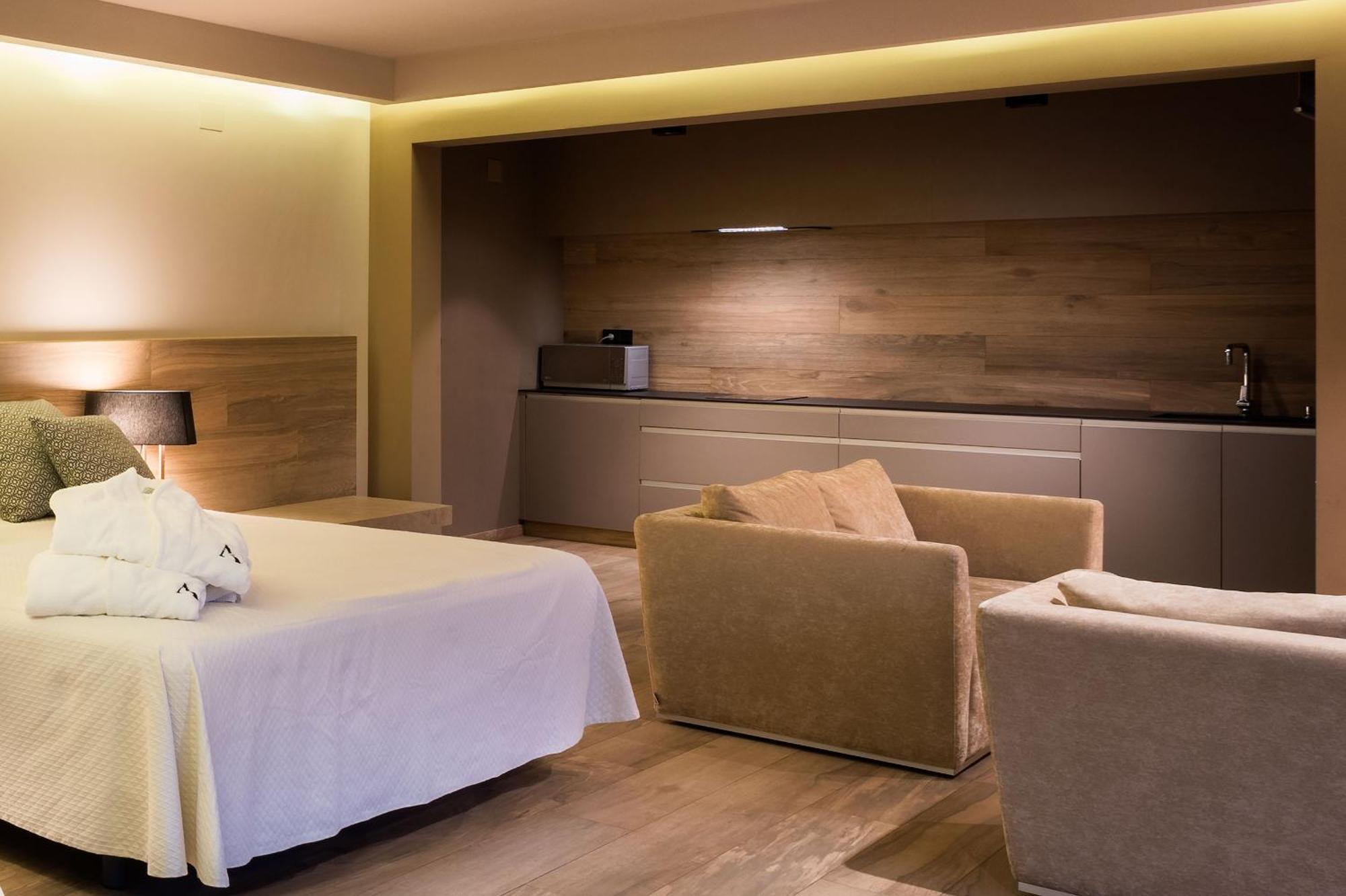Deluxe Suite Spa Bath