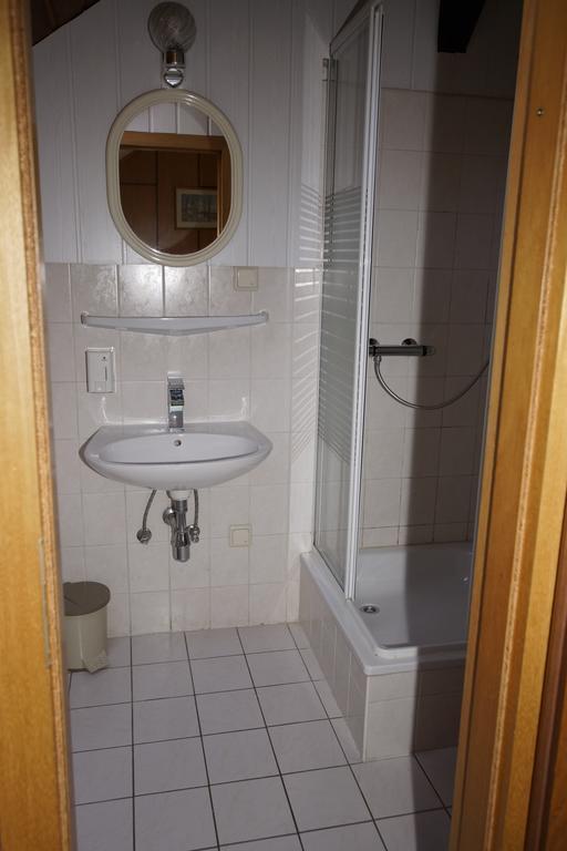 Comfort Triple Room Shower