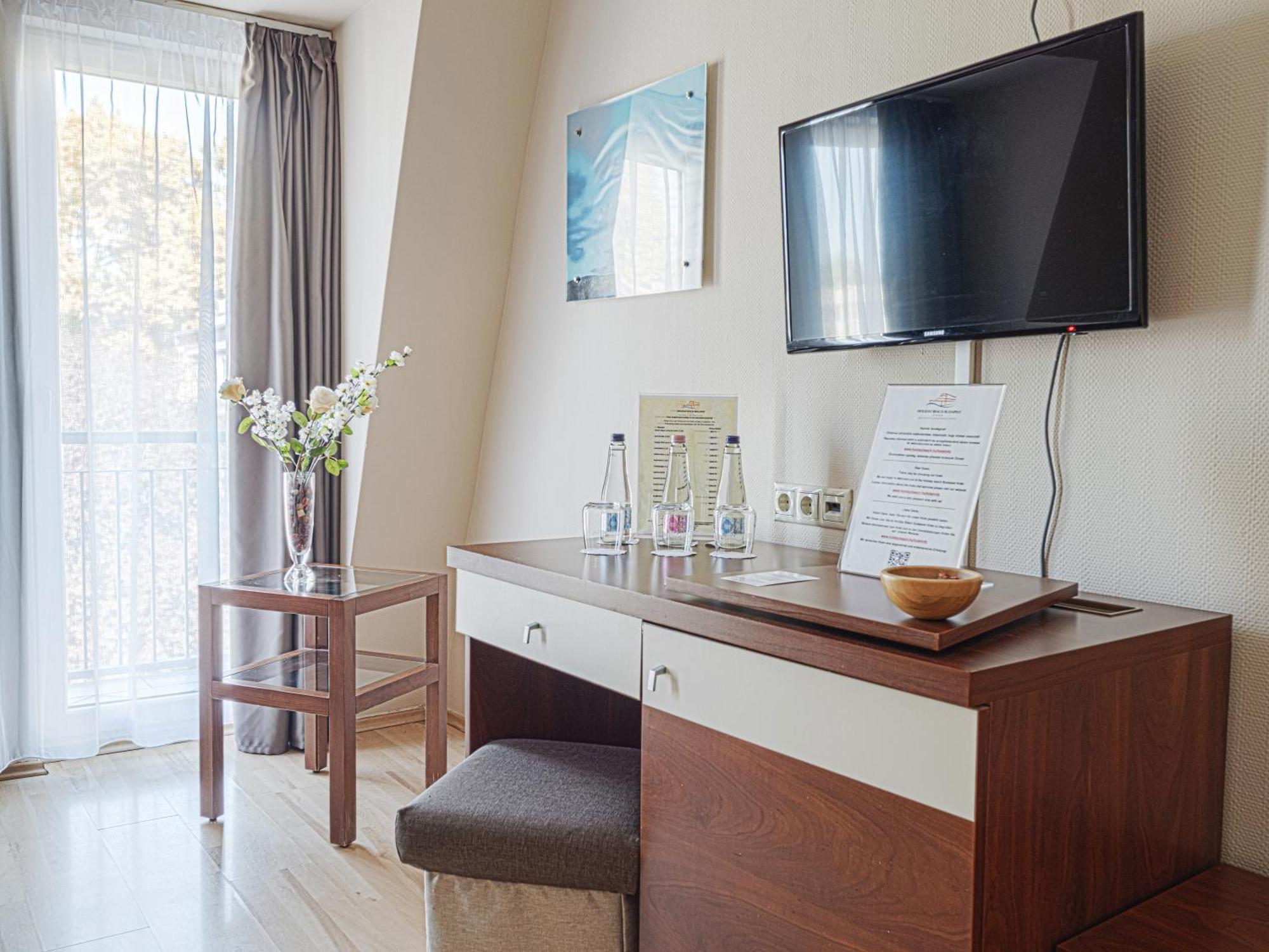 Double or Twin Room Balcony