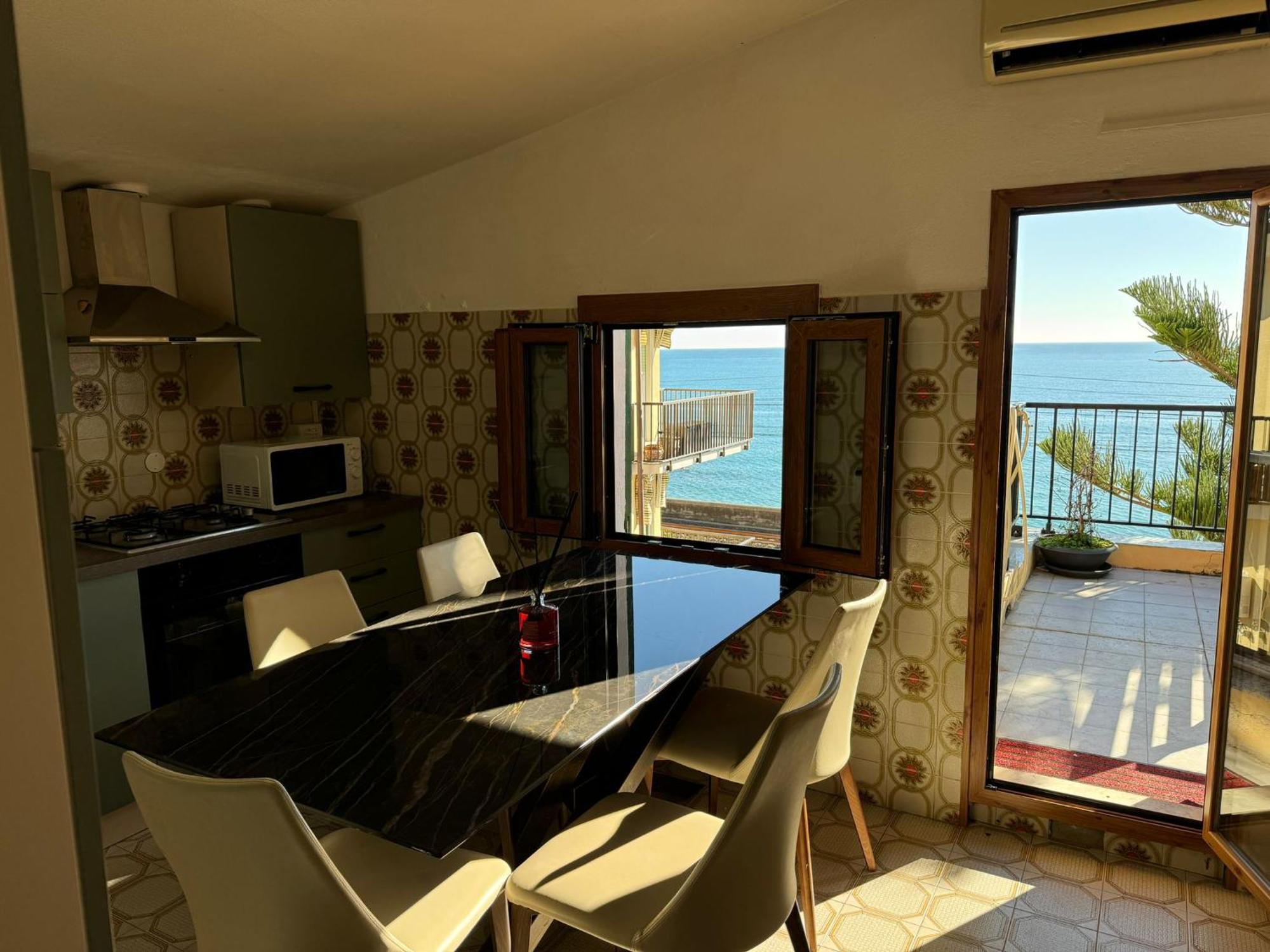 Two-Bedroom Apartment Terrace Sea View