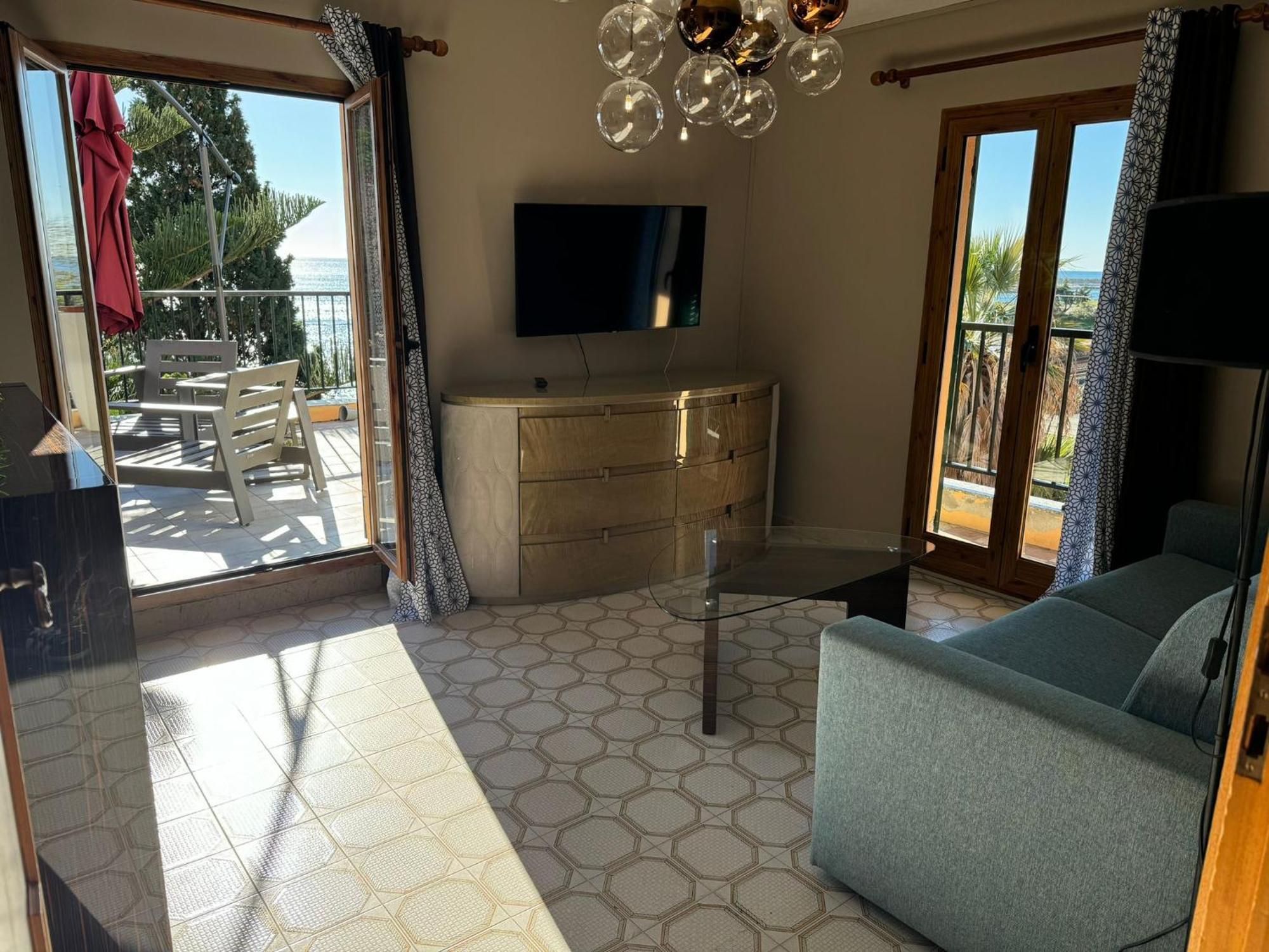 Two-Bedroom Apartment Terrace Sea View