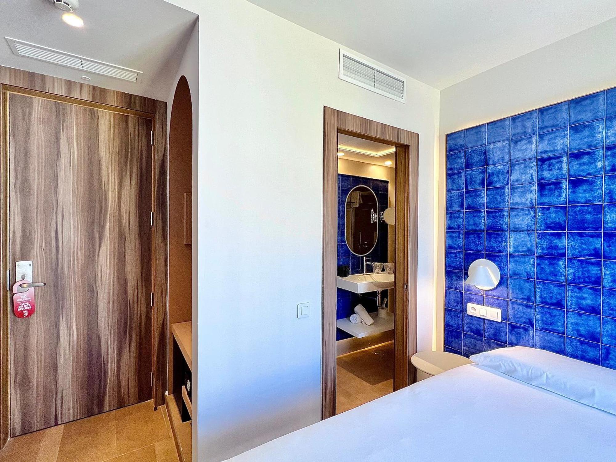 Double or Twin Room,1742582324:JPEG