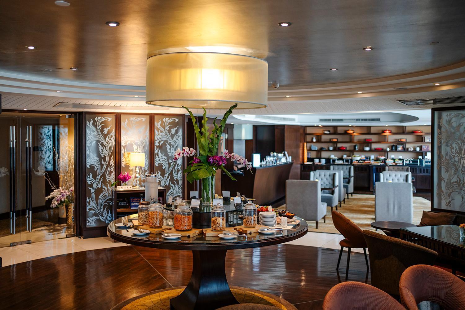 Executive King Room Lounge Access