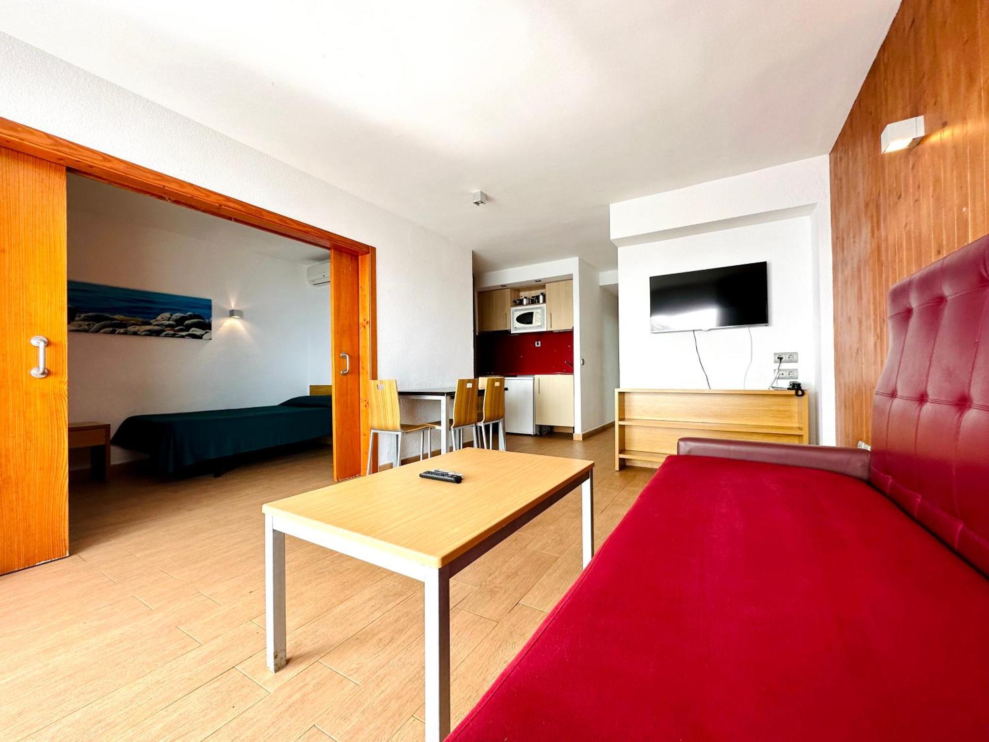 Two-Bedroom Suite Sea View