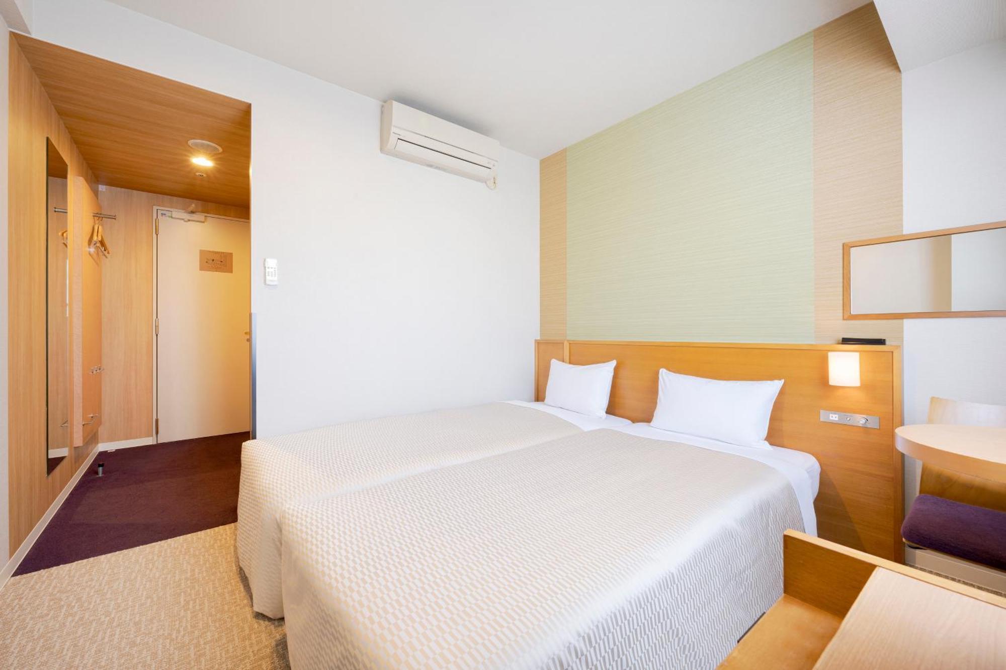 Hollywood Twin Room Non-Smoking
