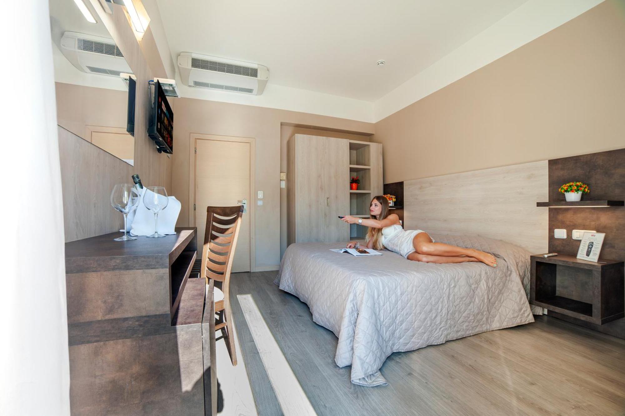Superior Double Room Balcony Partial Sea View