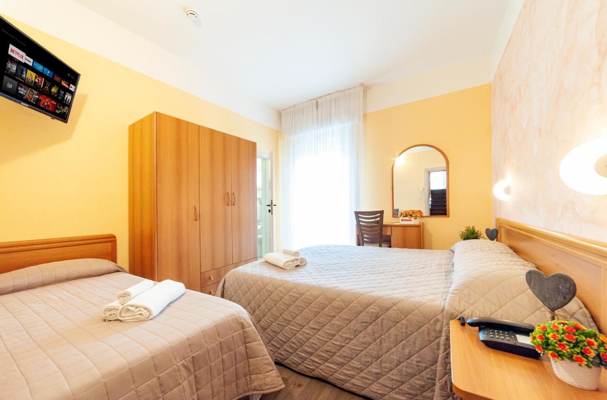 Triple Room Balcony Partial Sea View