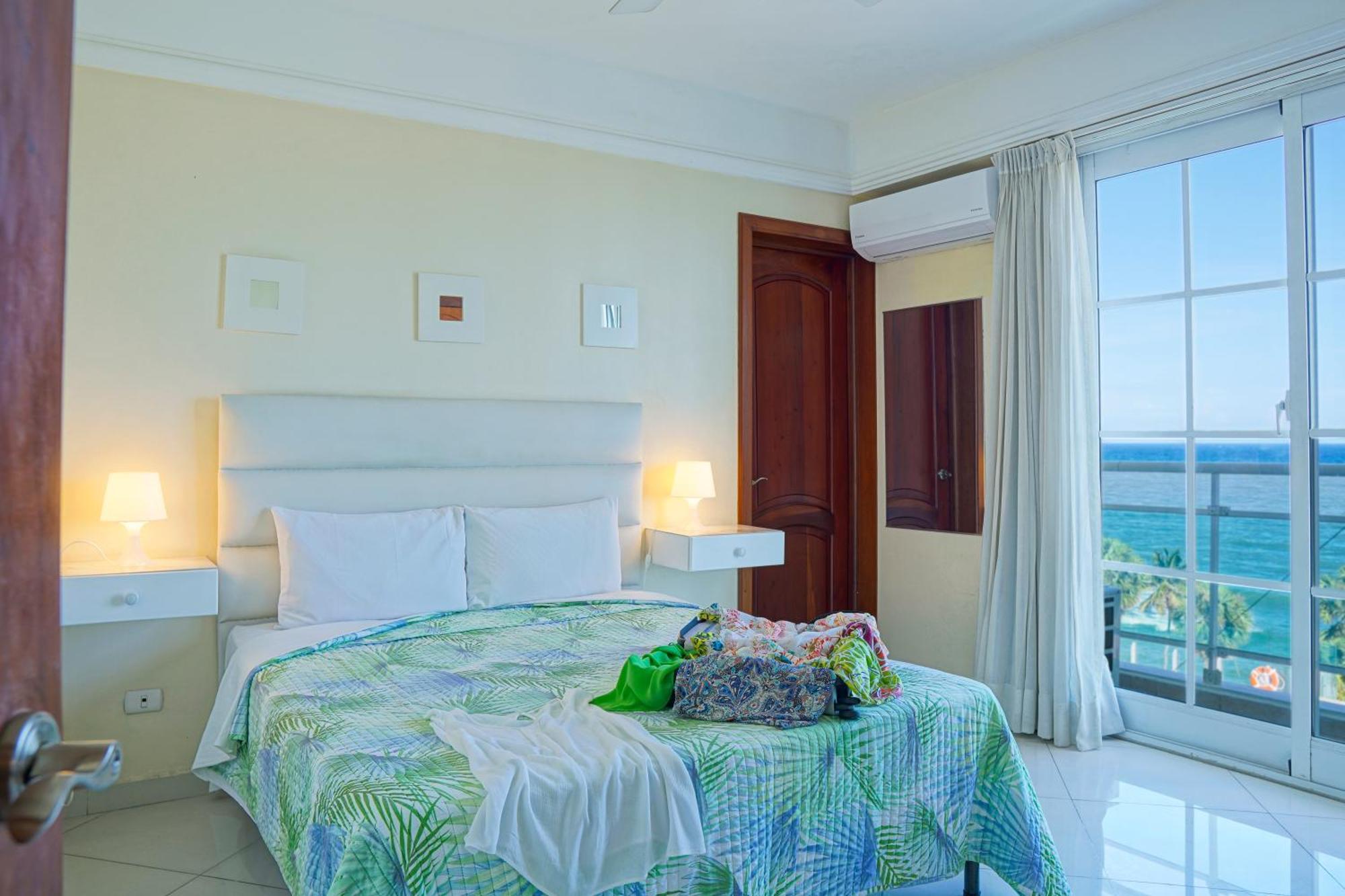 Two-Bedroom Apartment Sea View
