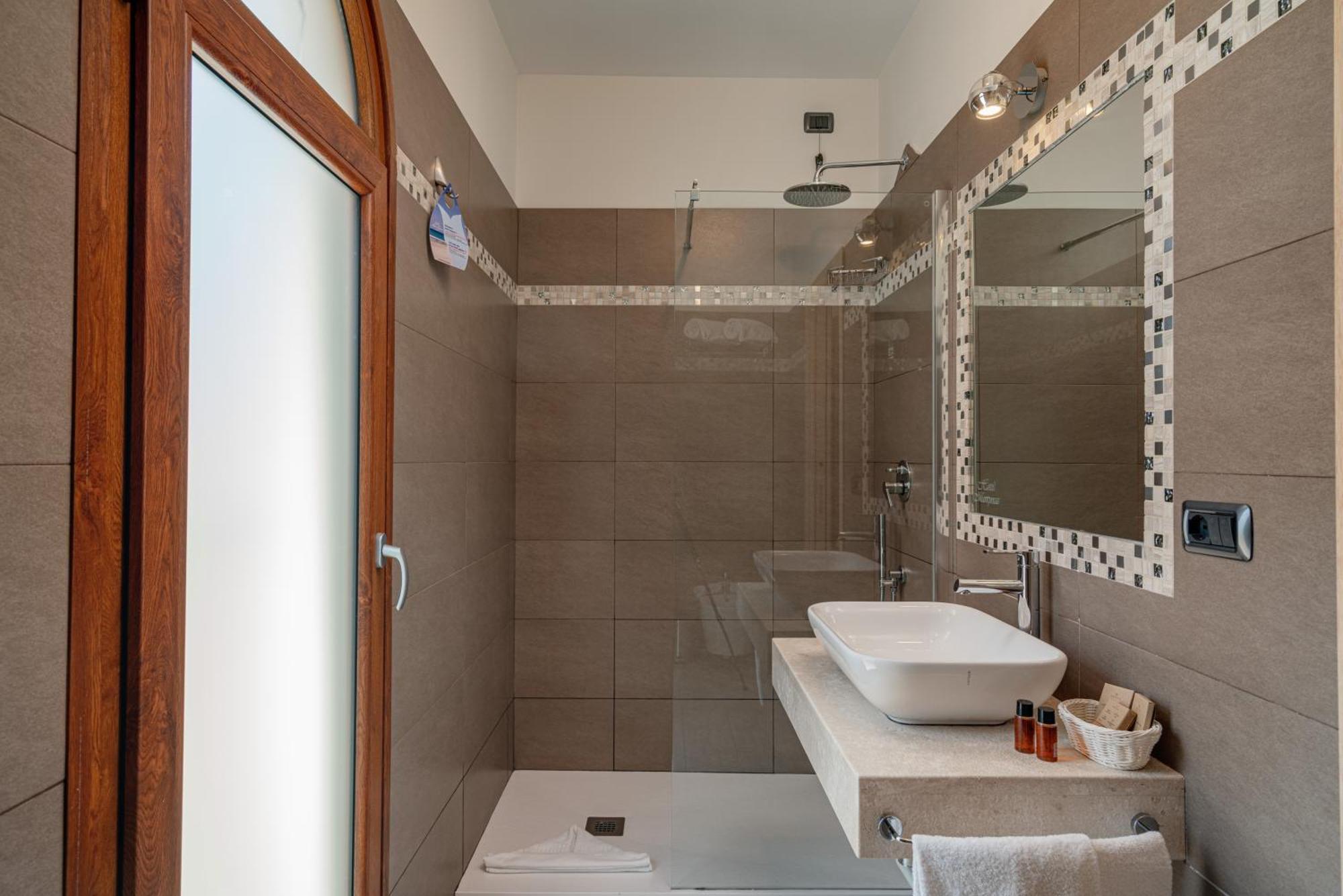 Deluxe Double or Twin Room Pool View