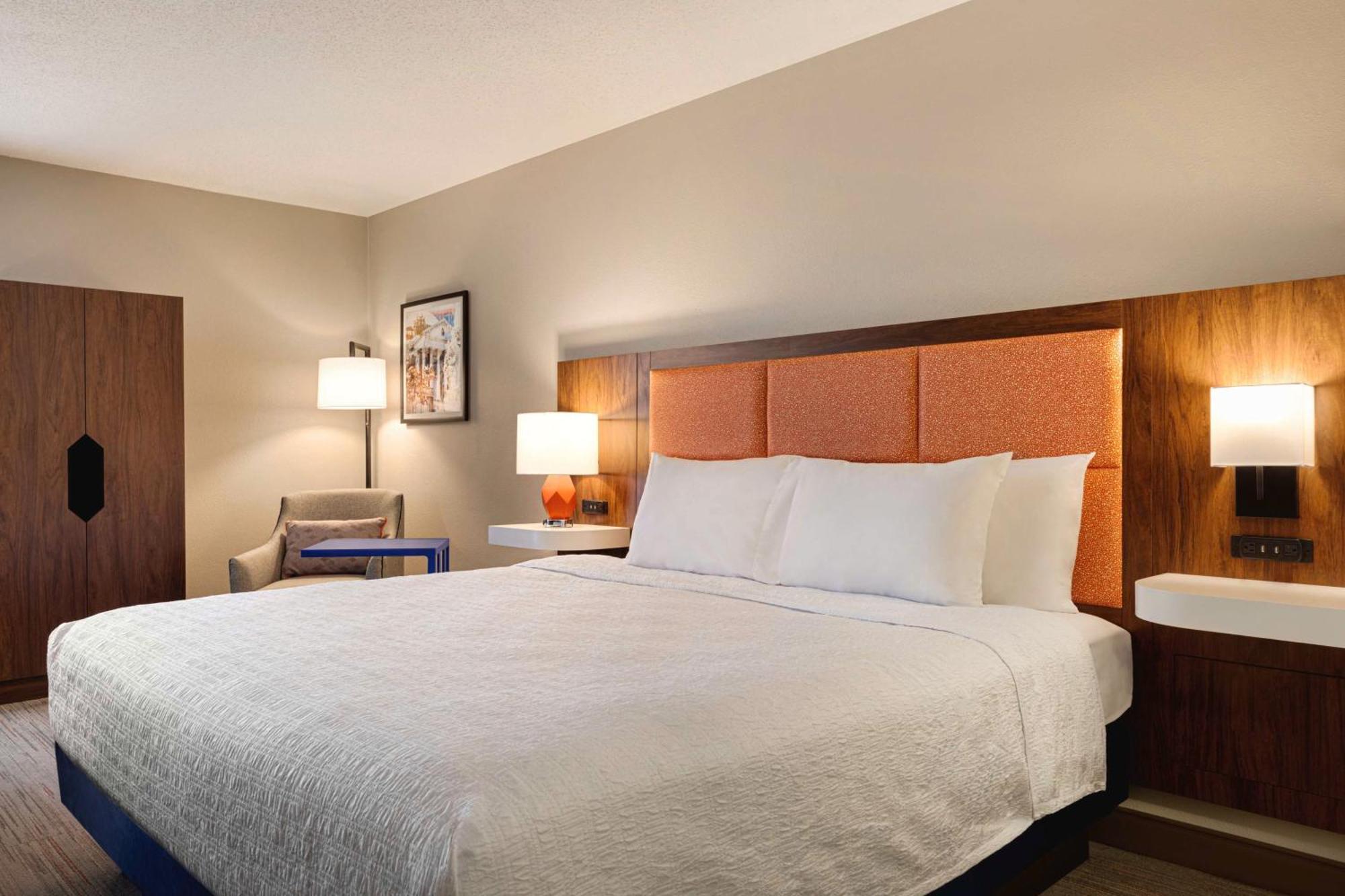 King Room Hearing Access or Non-Smoking