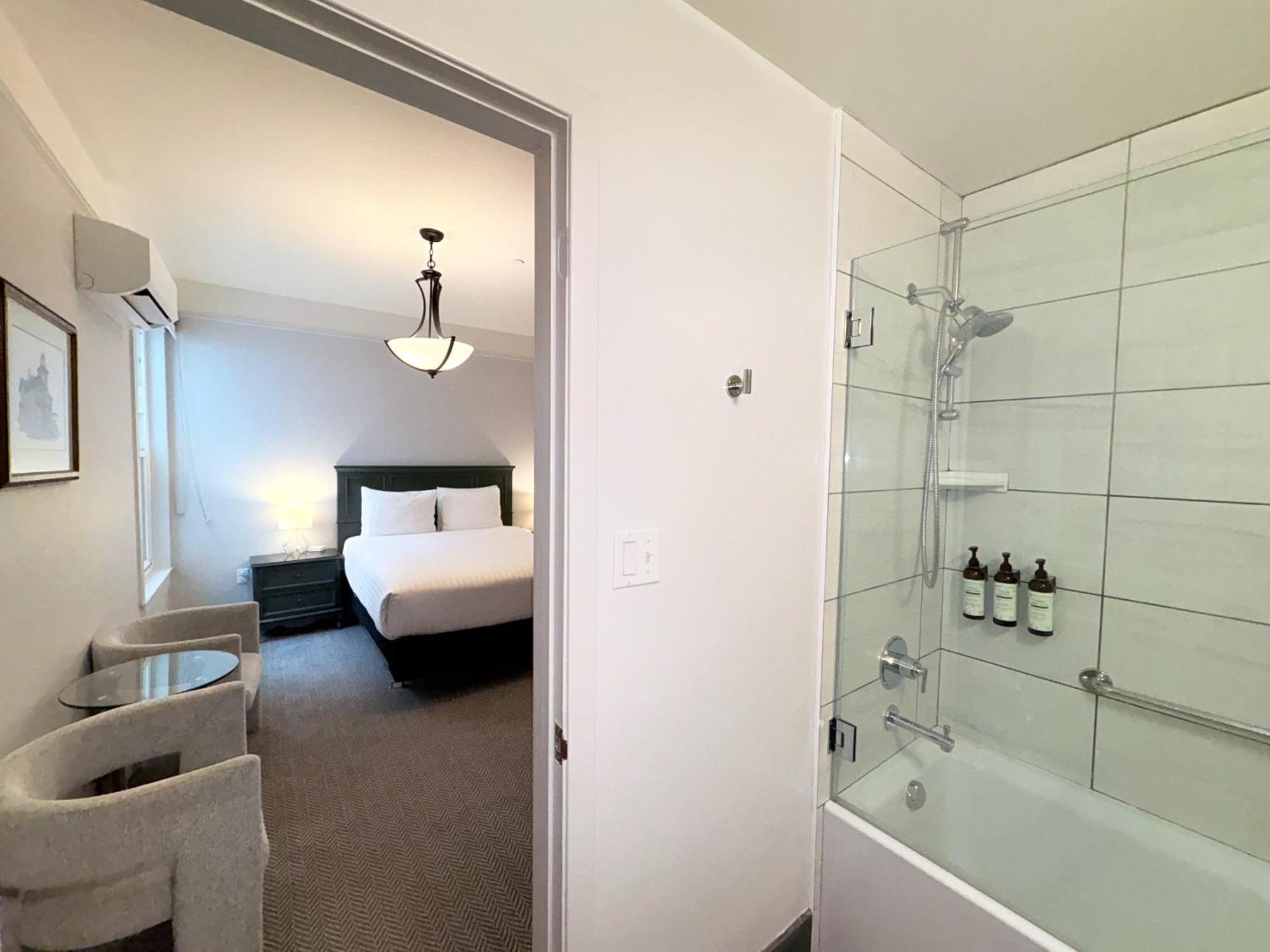 Deluxe Queen Room
