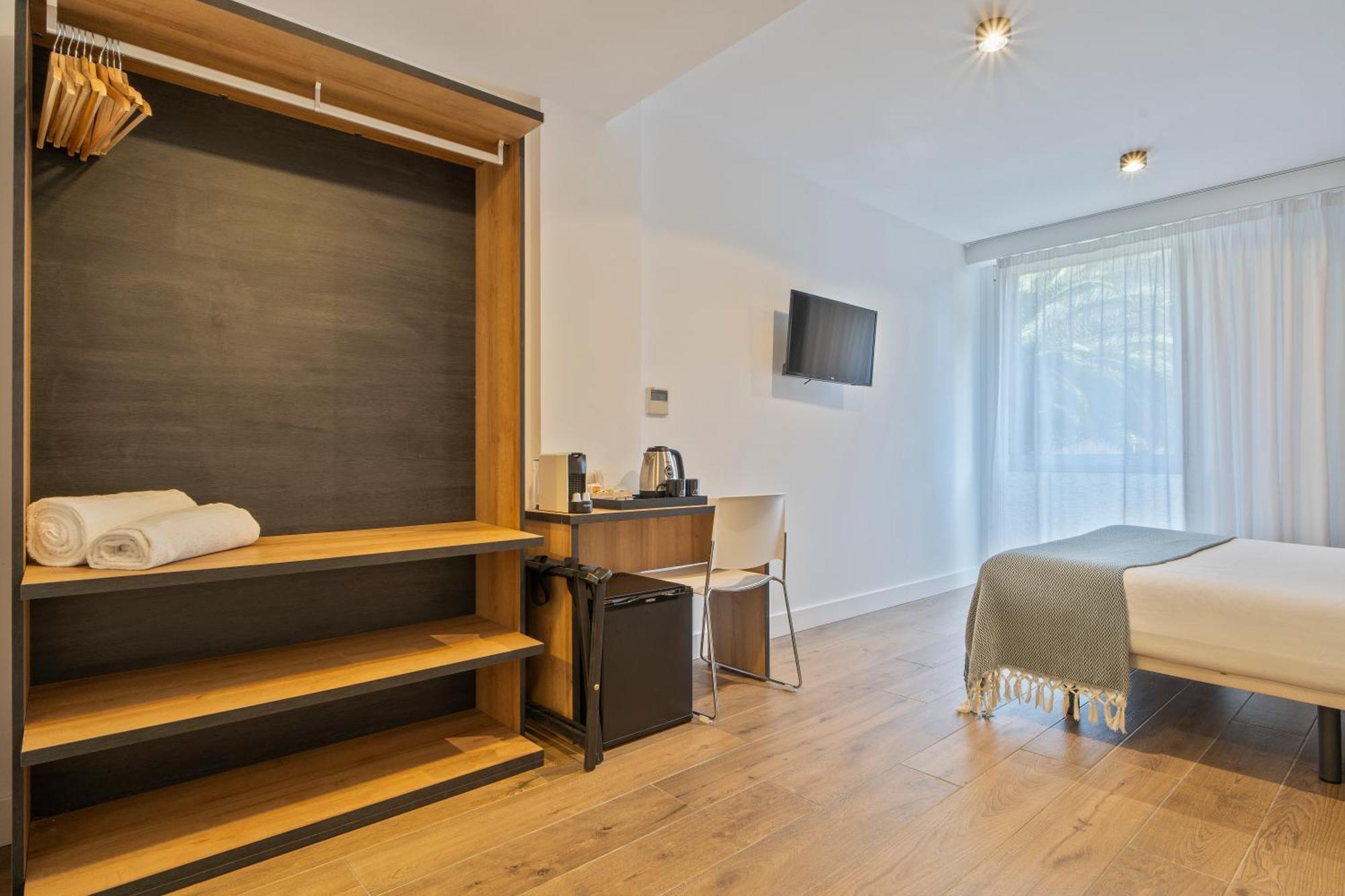 Camera Matrimoniale con Letto Supplementare