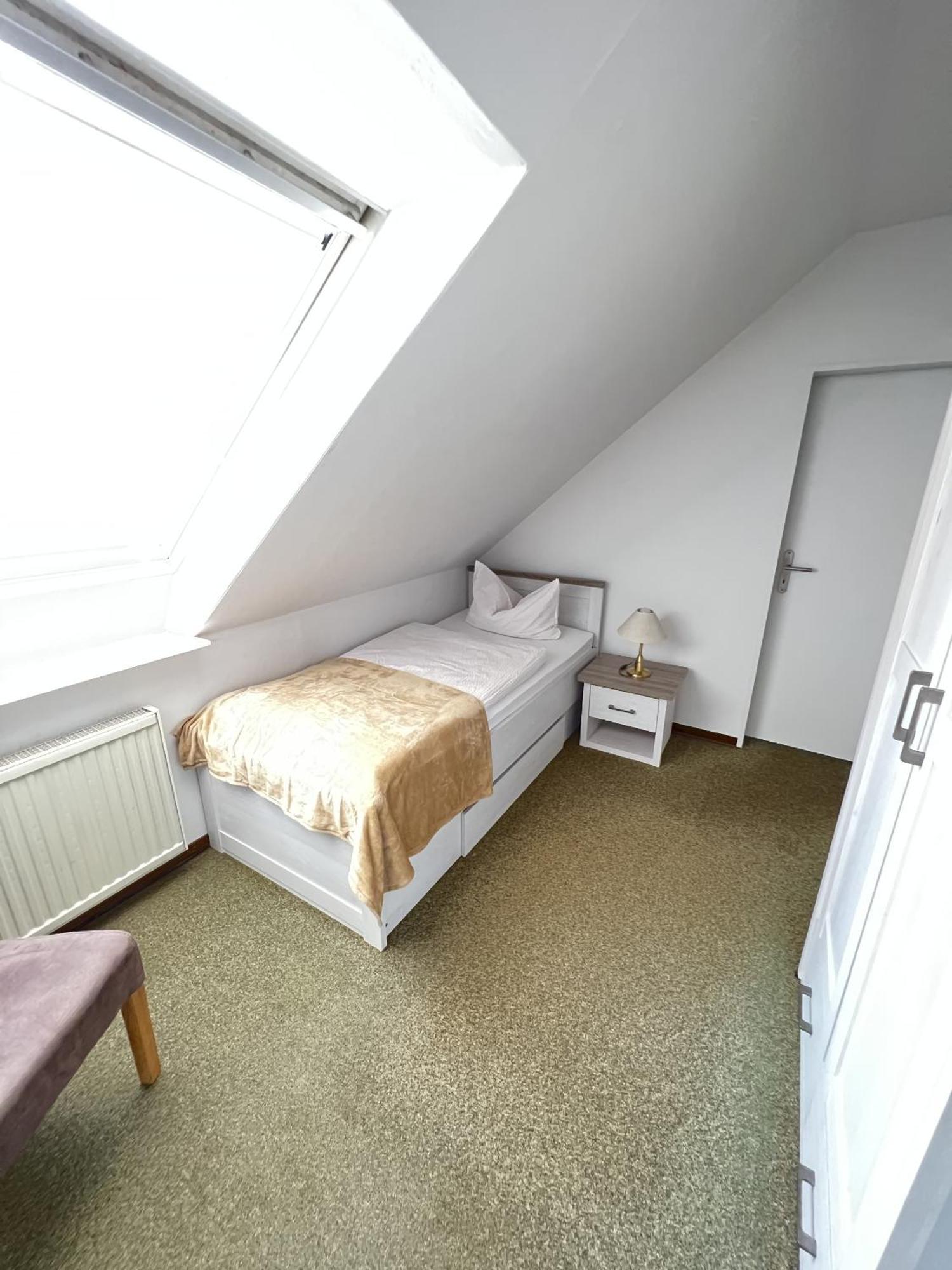 Economy Triple Room,1624855037:JPEG