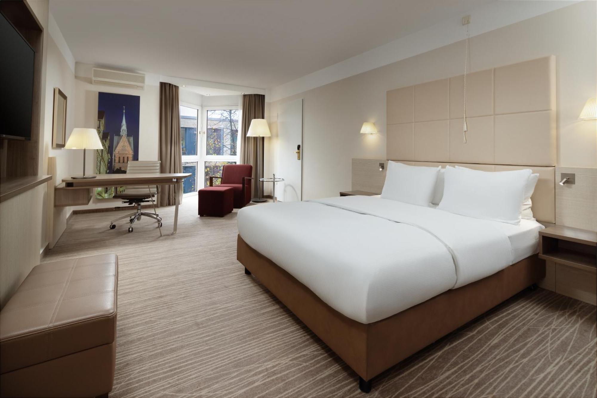 Queen Room Accessible