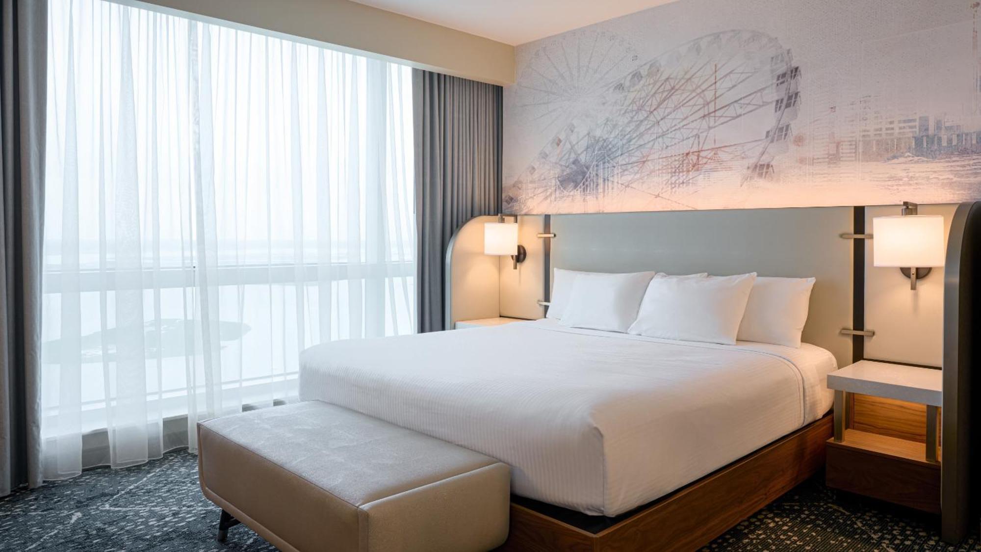 Waterfront Tower Modern Suite King Non-Smoking,1625480040:JPEG