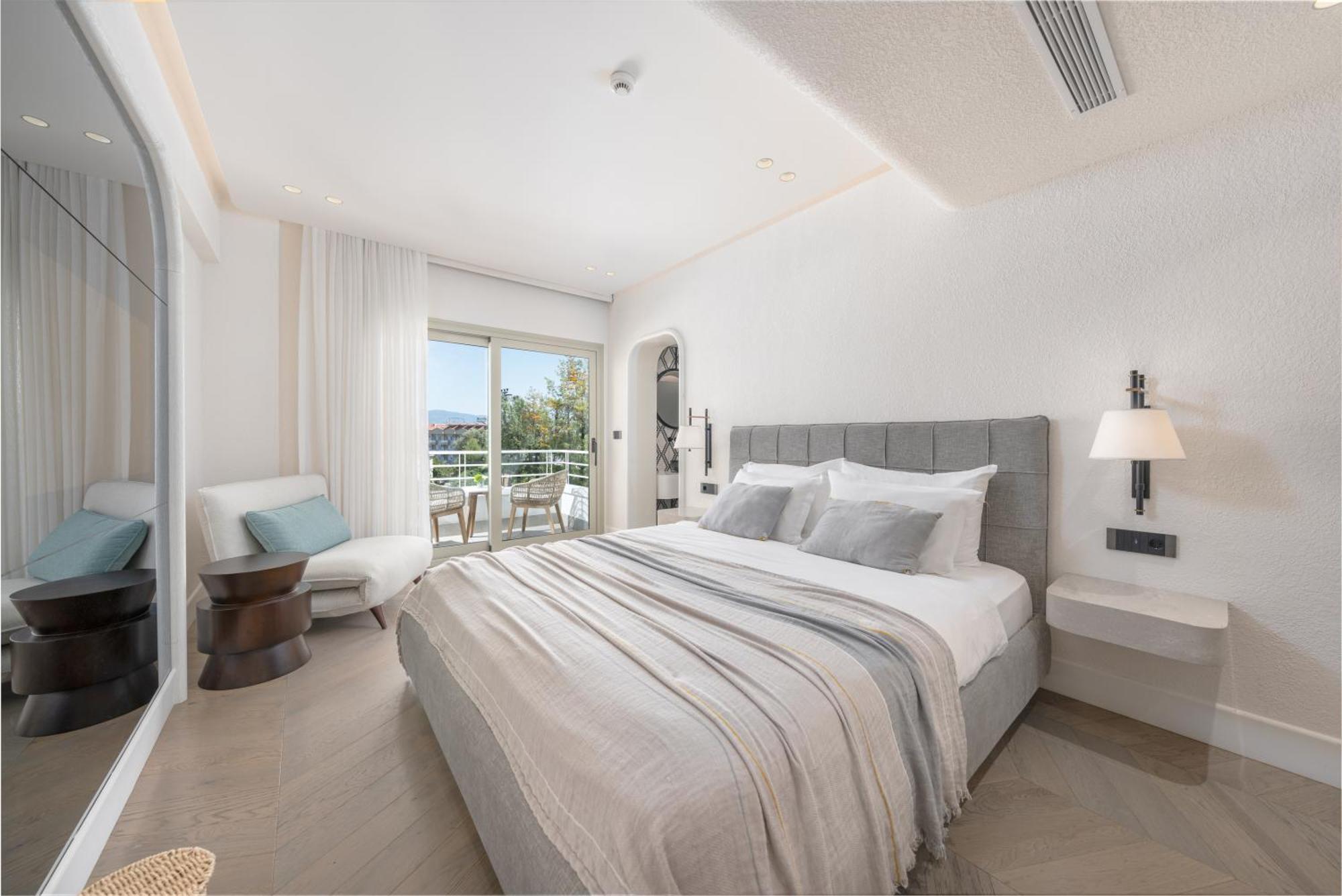 Superior Room Side Sea View