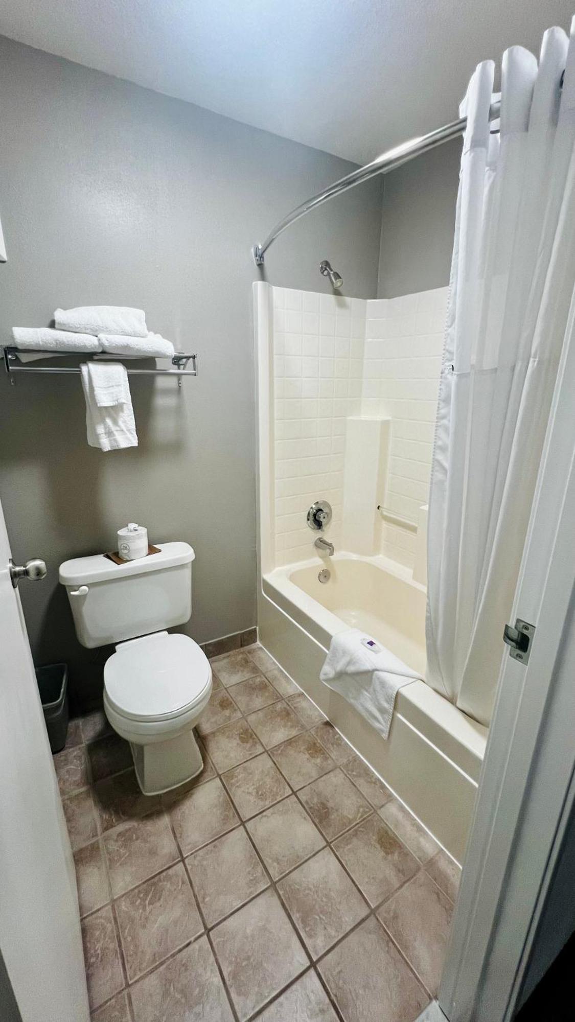 Deluxe Queen Room with Two Queen Beds - Non-Smoking