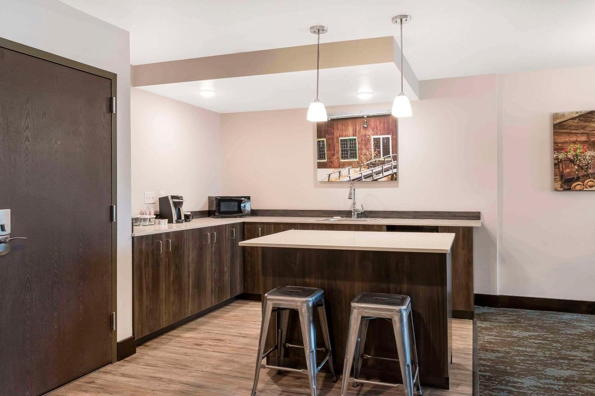Superior Efficiency Family Suite Non Smoking