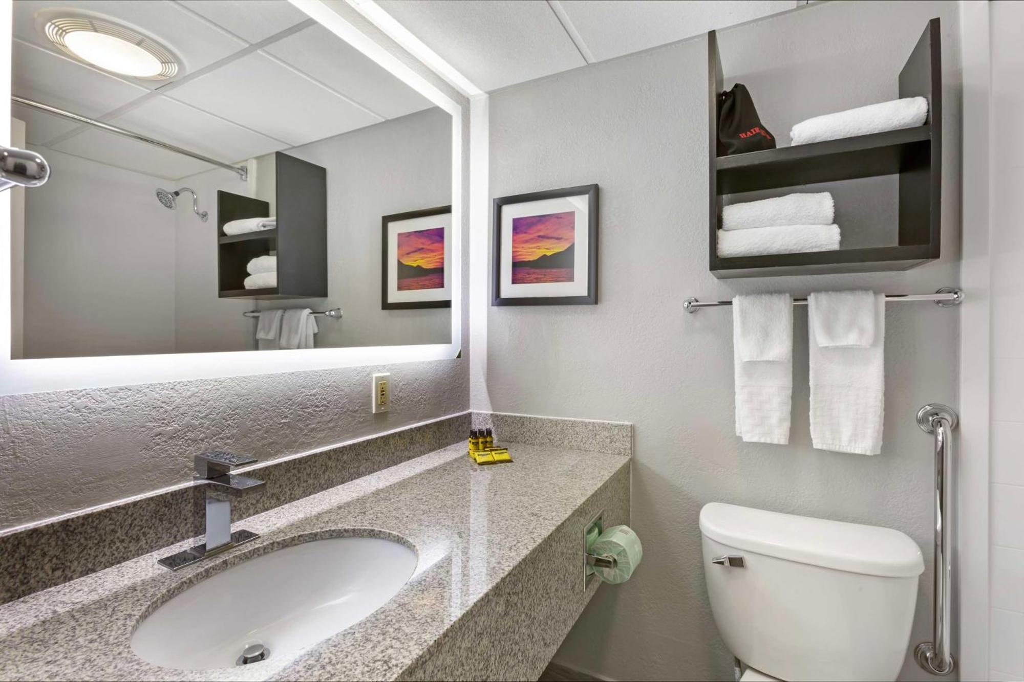 Corner King Room