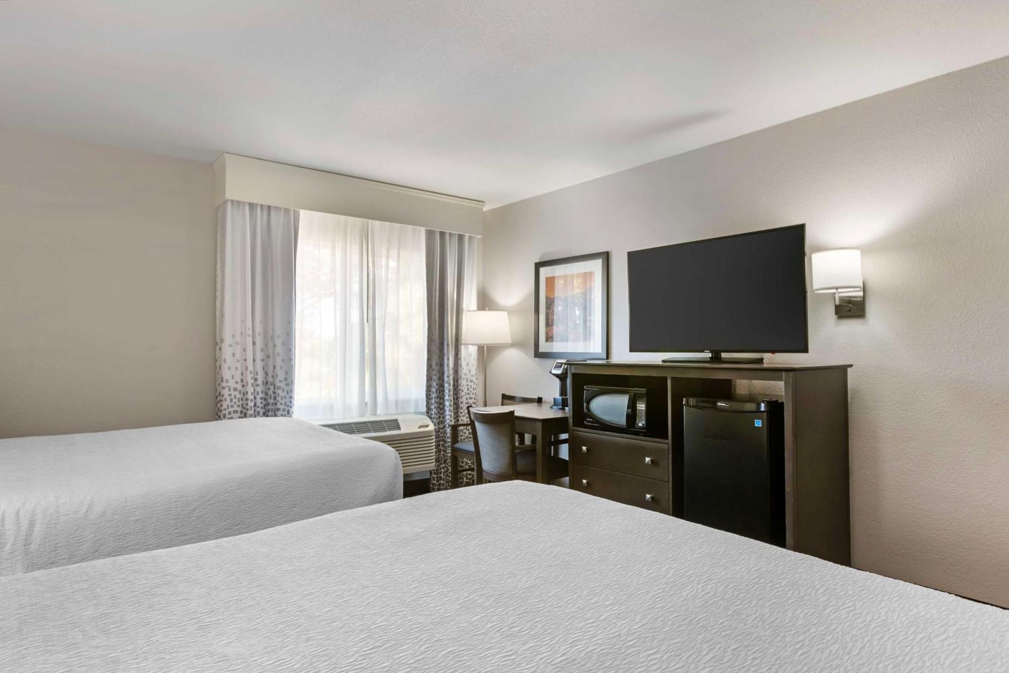 Queen Room 2 Queen Beds