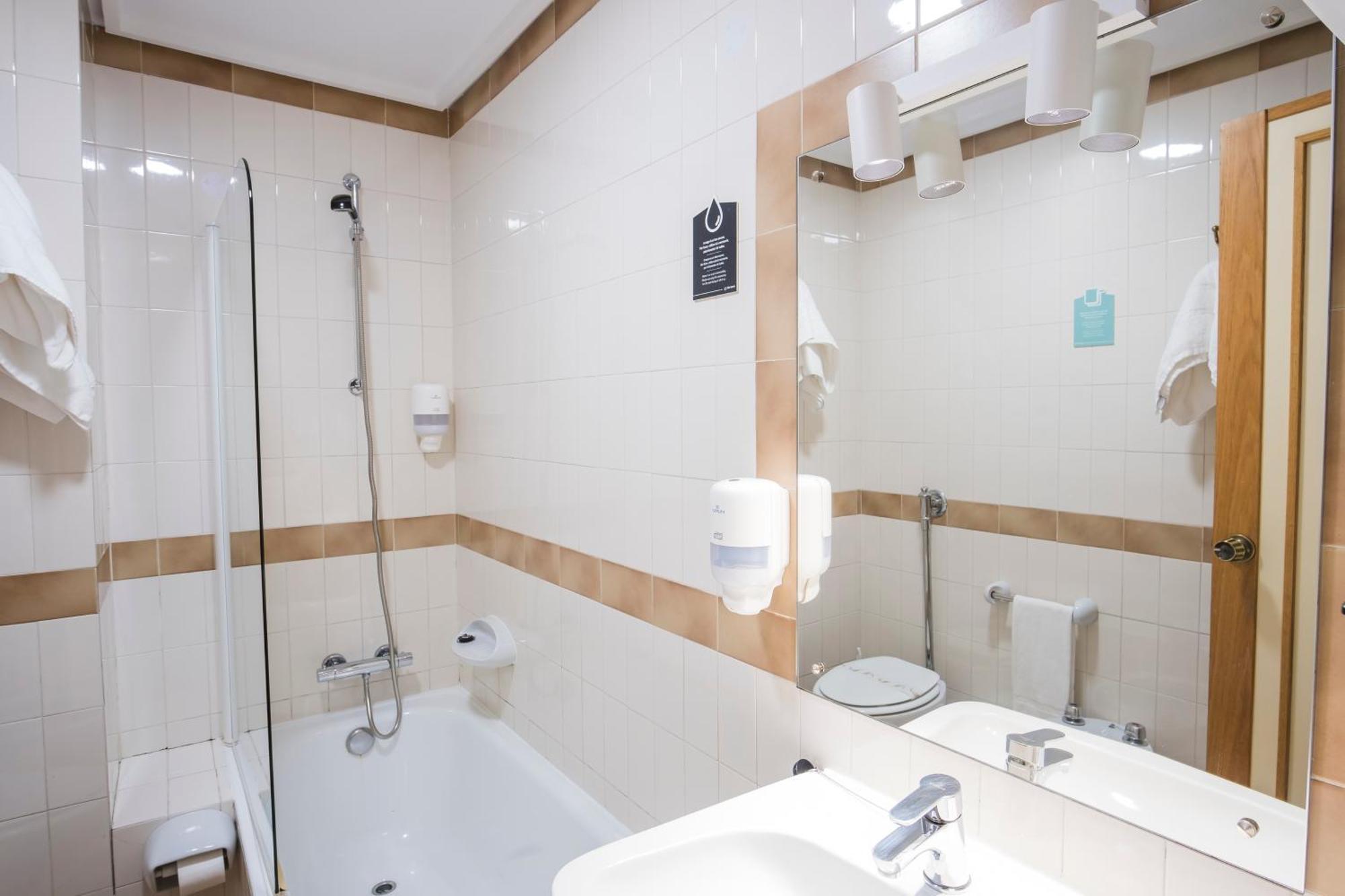 Triple Room,1625526640:JPEG