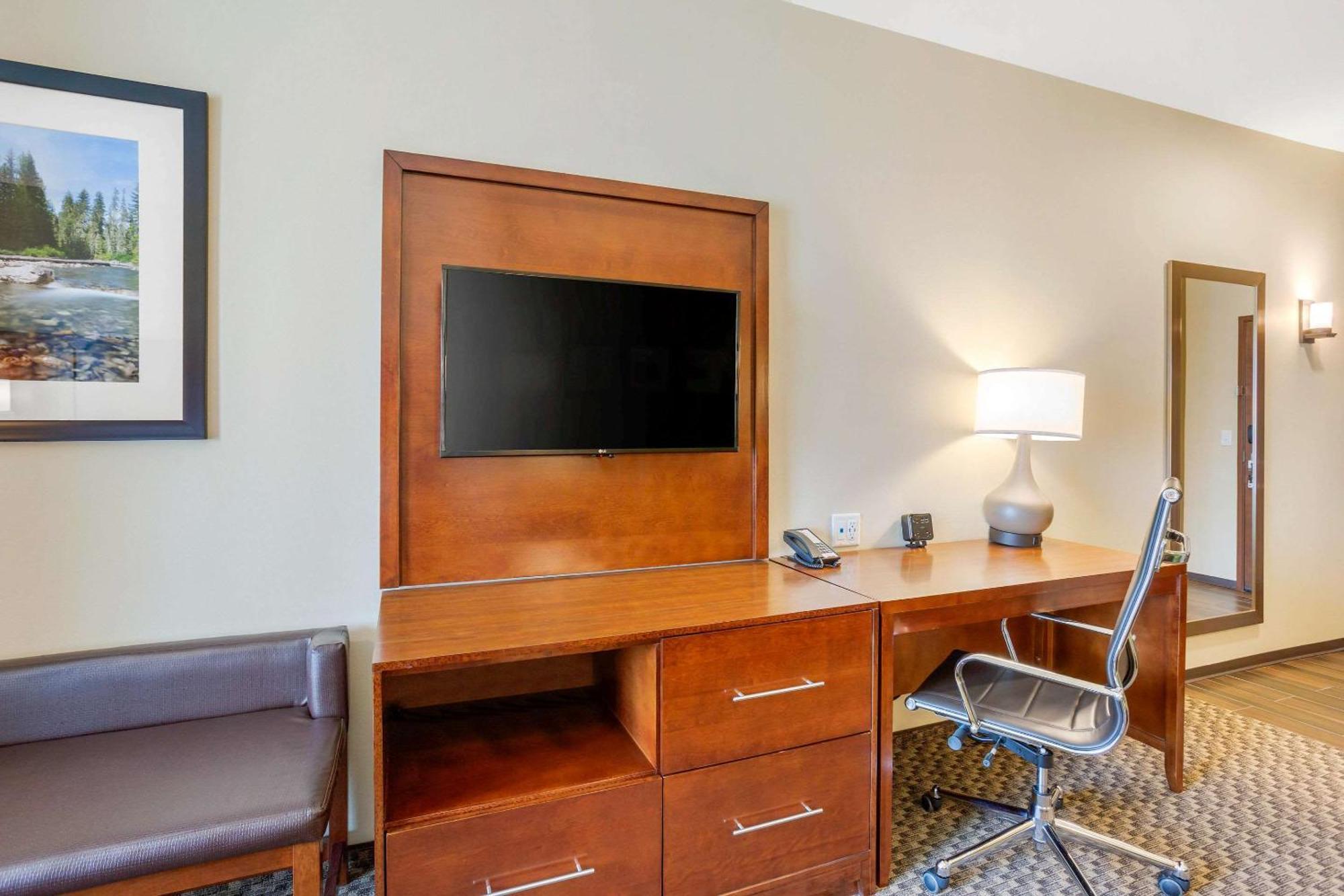King room with Sofa Bed - Non-Smoking