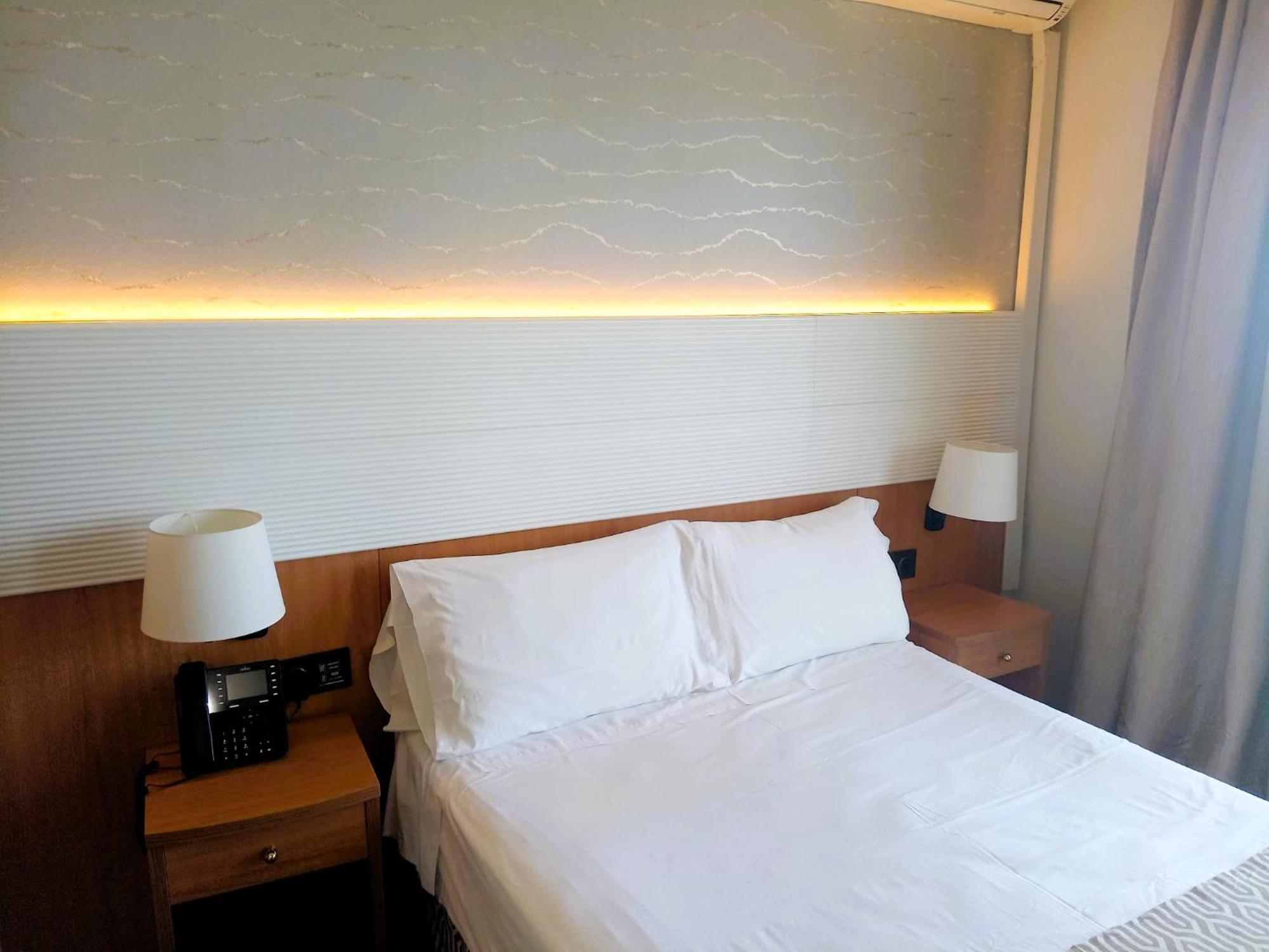 Single Room Balcony