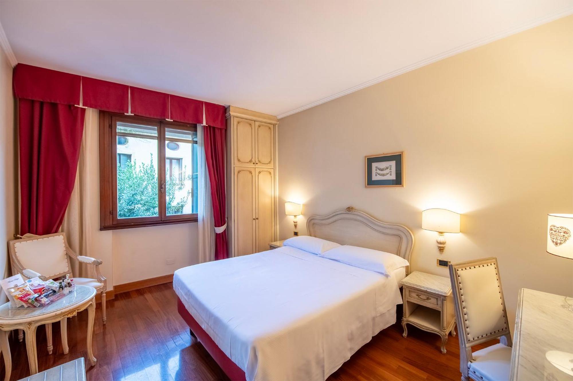 Standard Queen Room